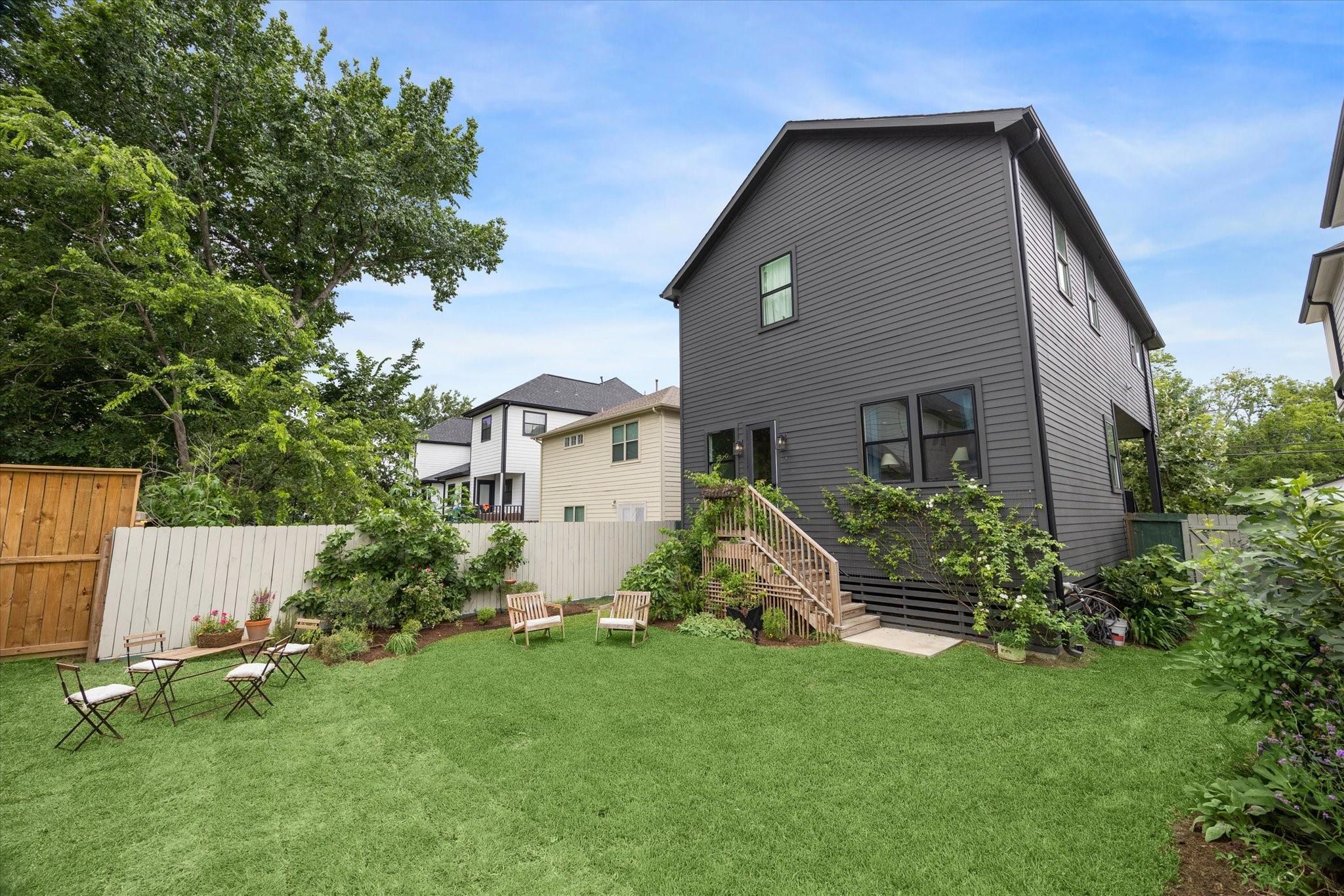 810 E 39th Street