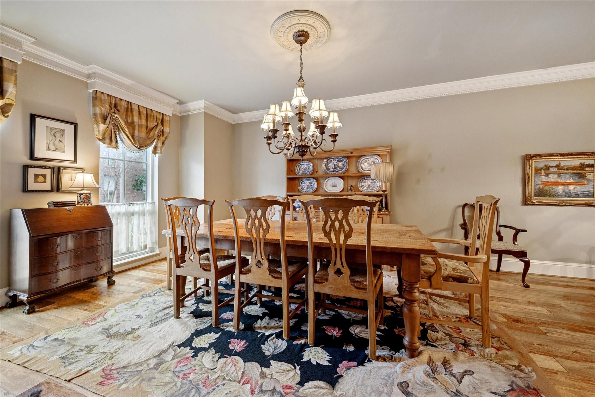 7525 Del Monte Drive