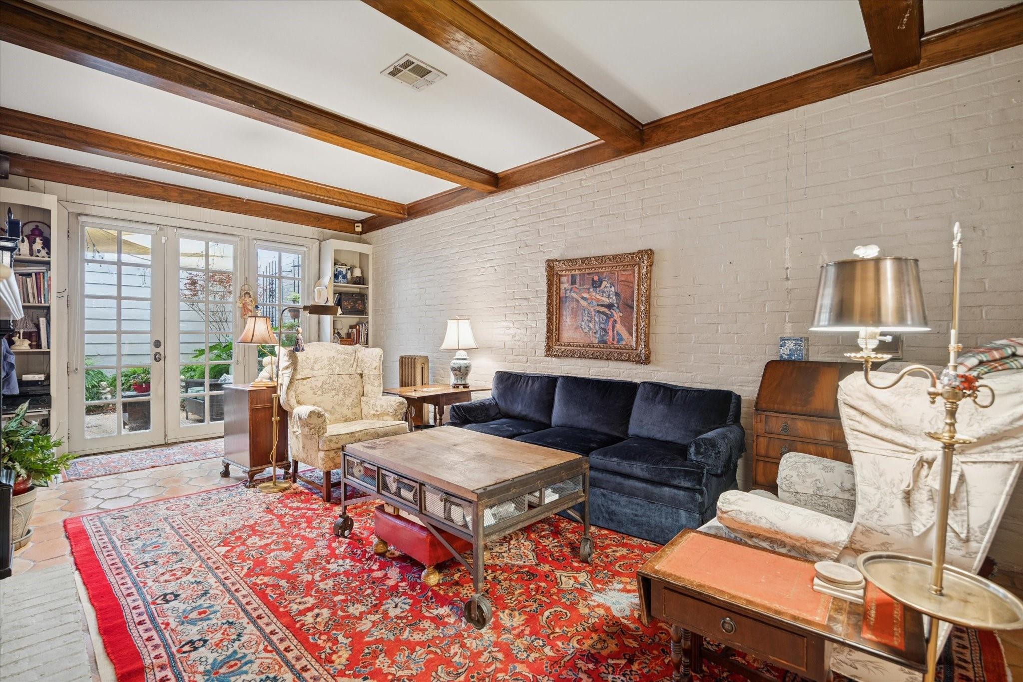 7525 Del Monte Drive