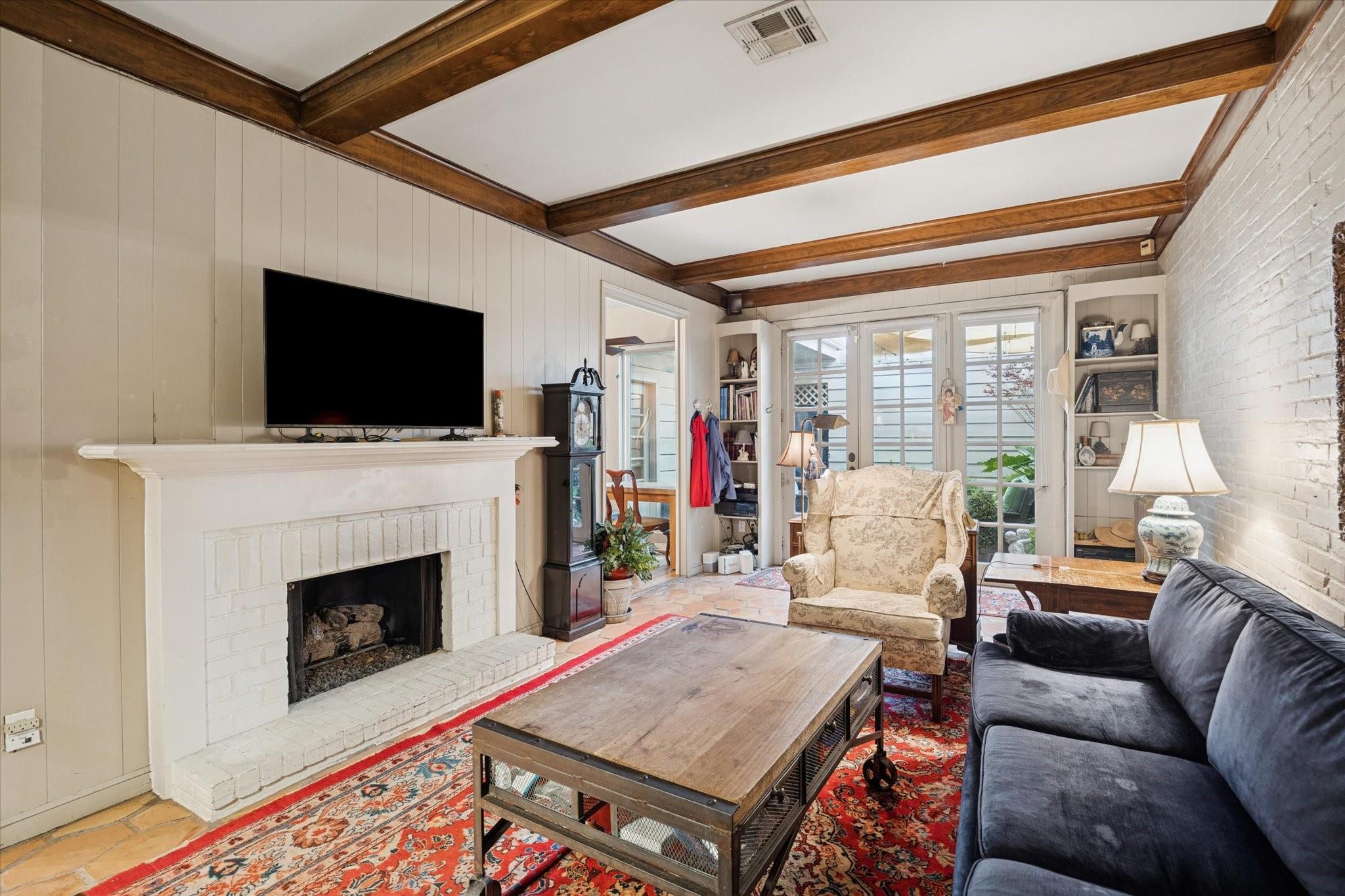 7525 Del Monte Drive