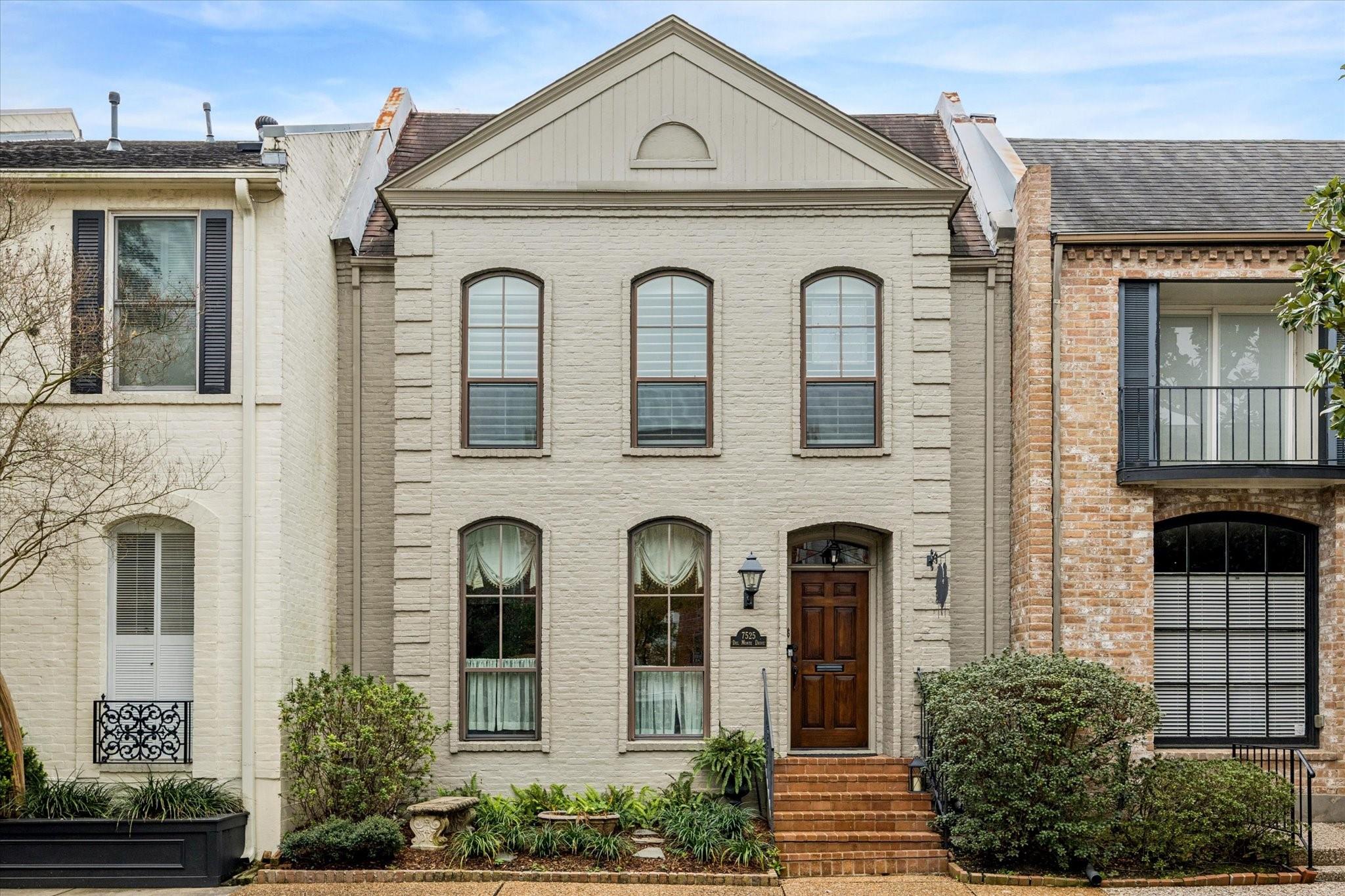 7525 Del Monte Drive