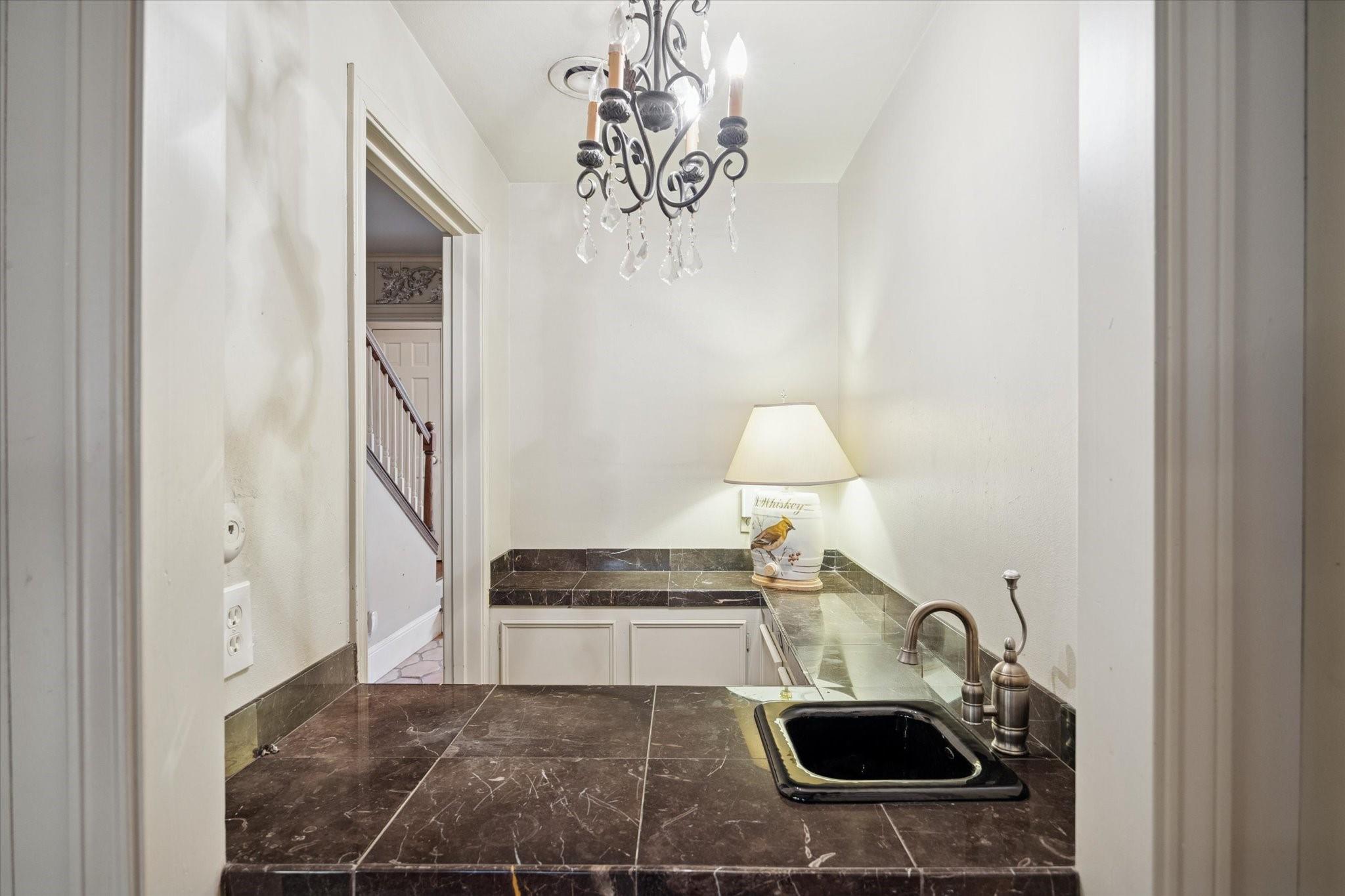 7525 Del Monte Drive