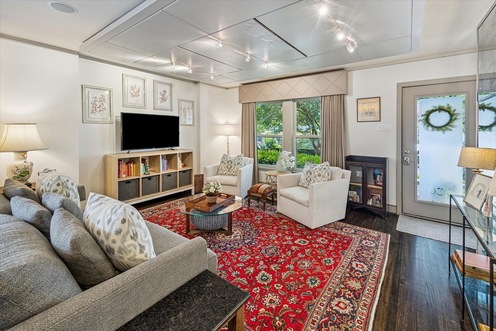 230 E 25th Street