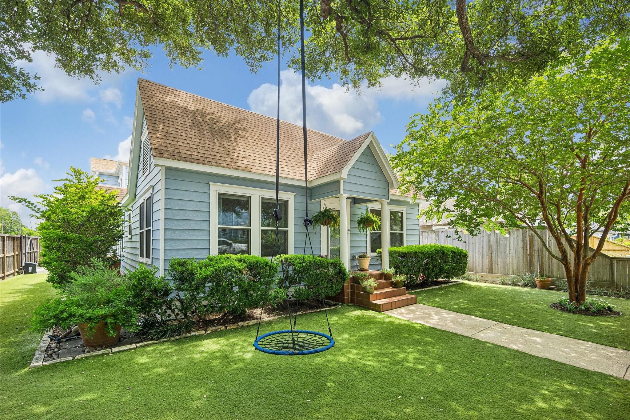 230 E 25th Street