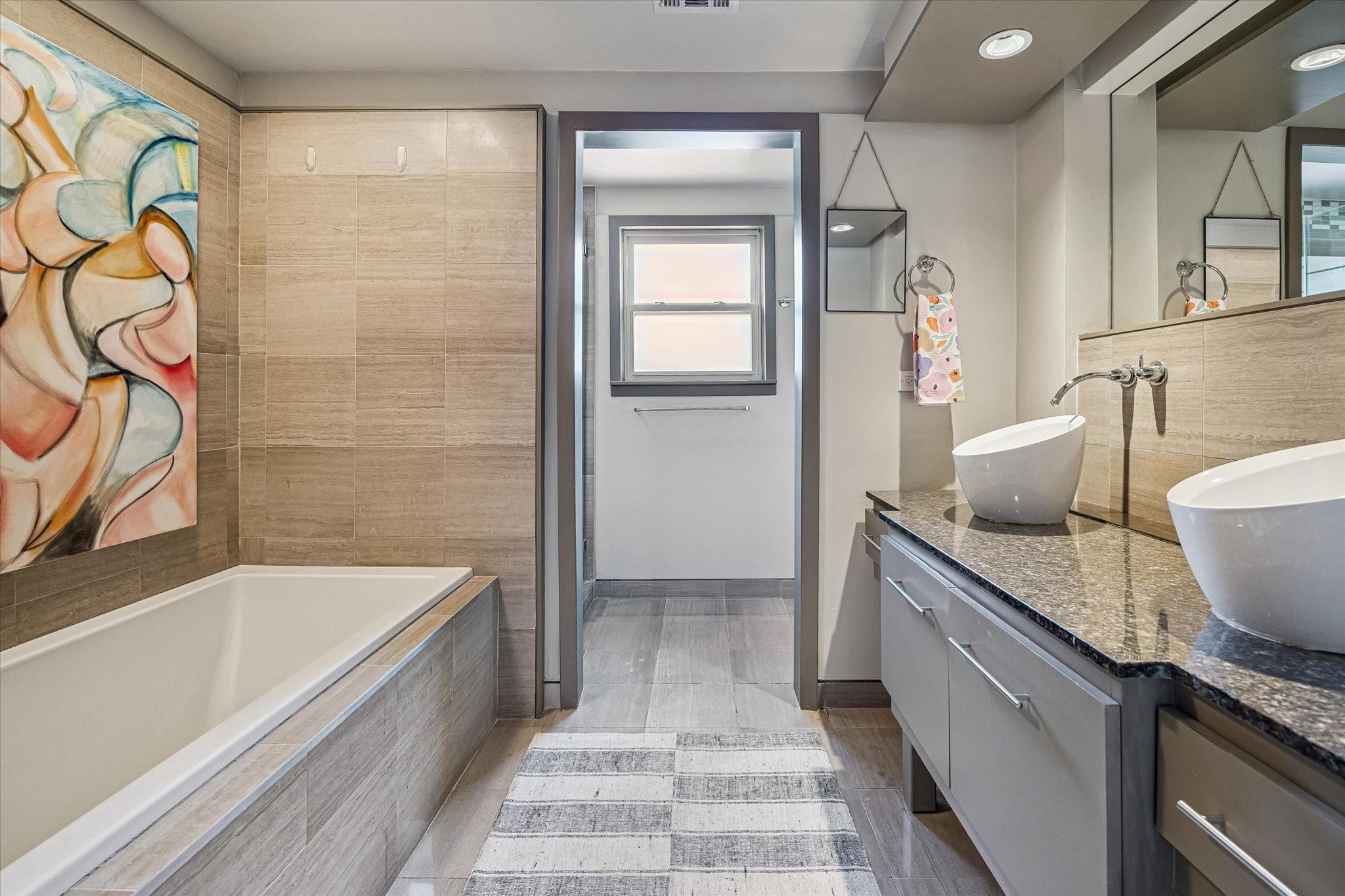 230 E 25th Street