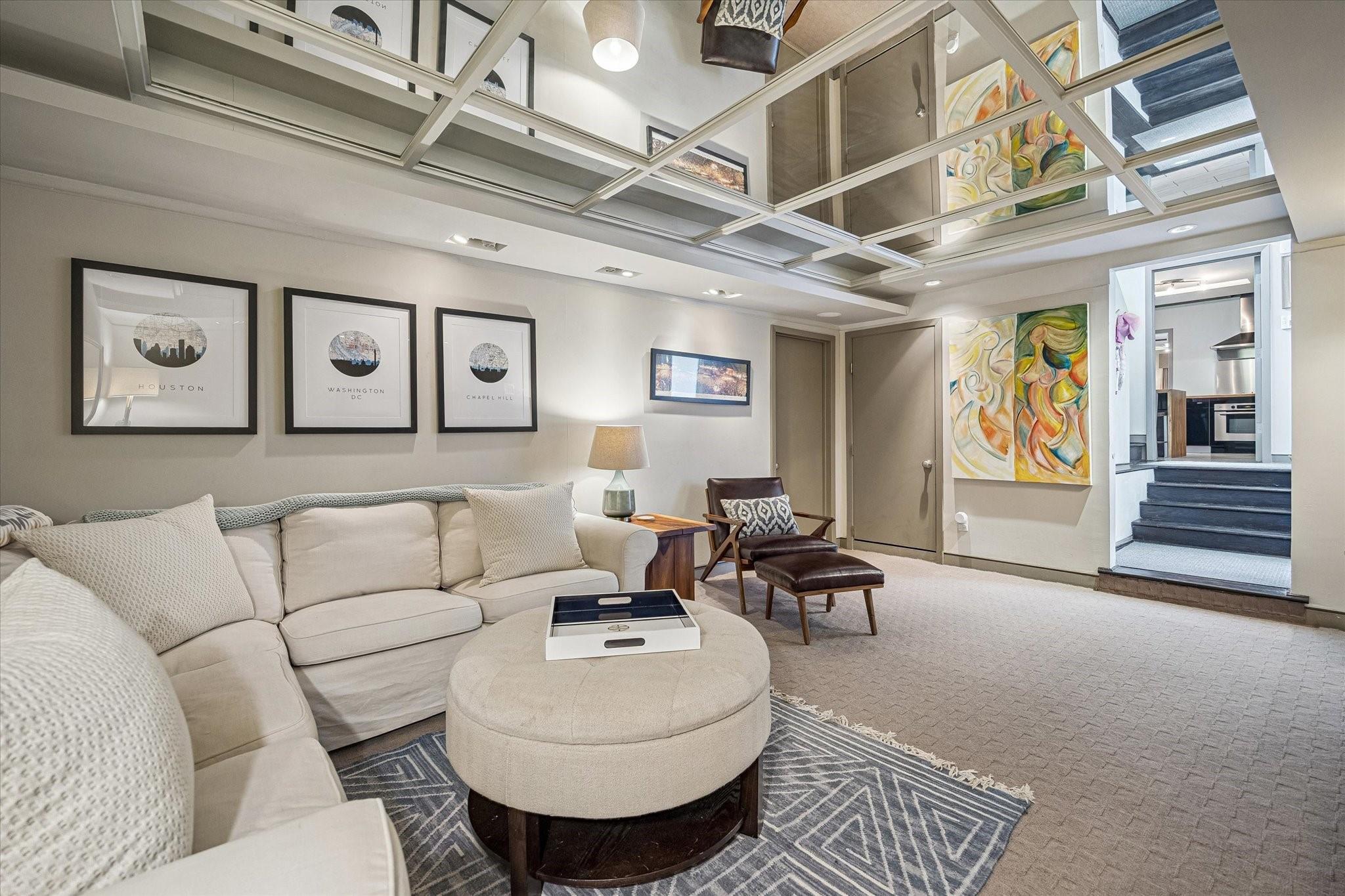 230 E 25th Street