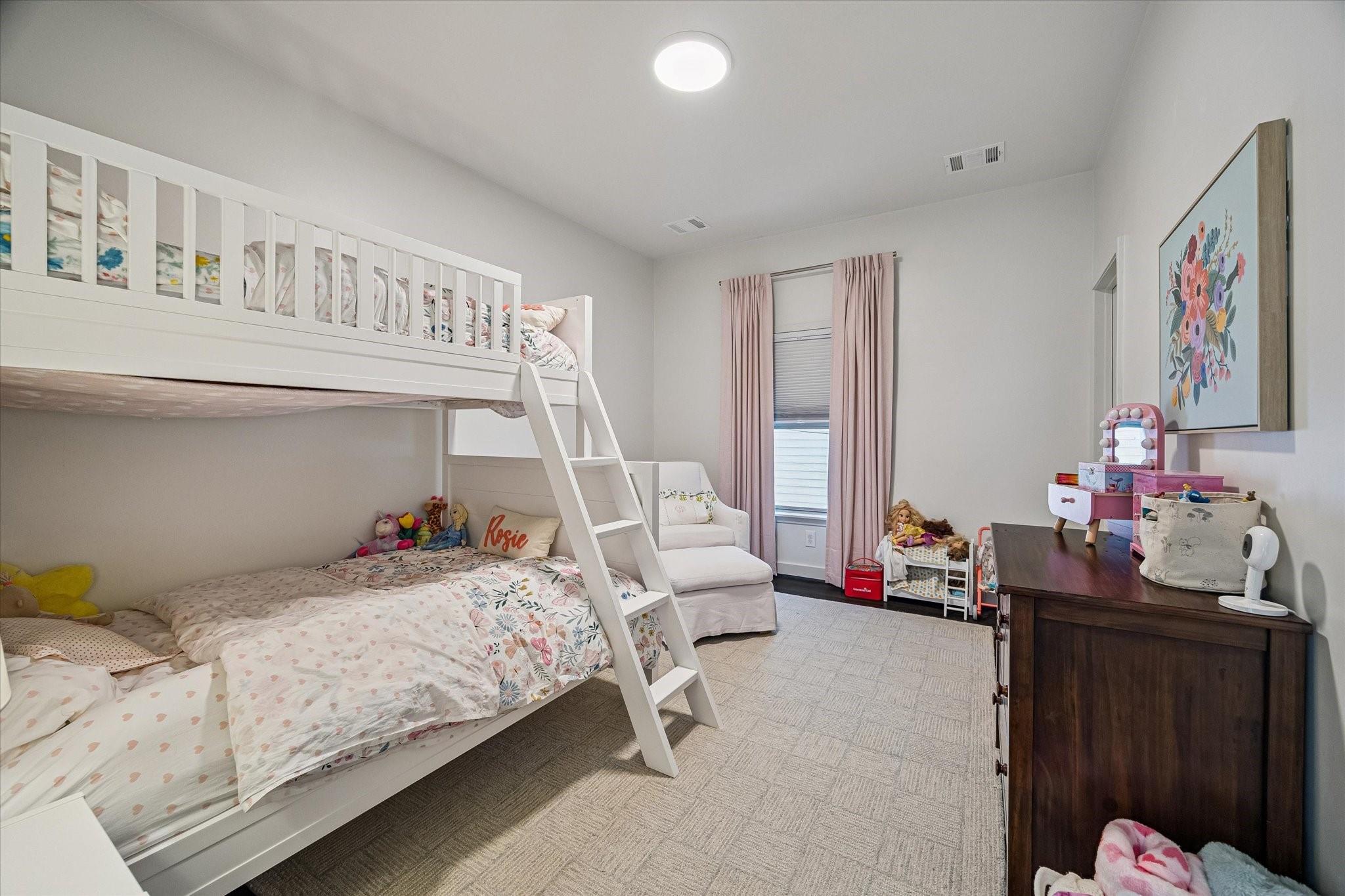 230 E 25th Street