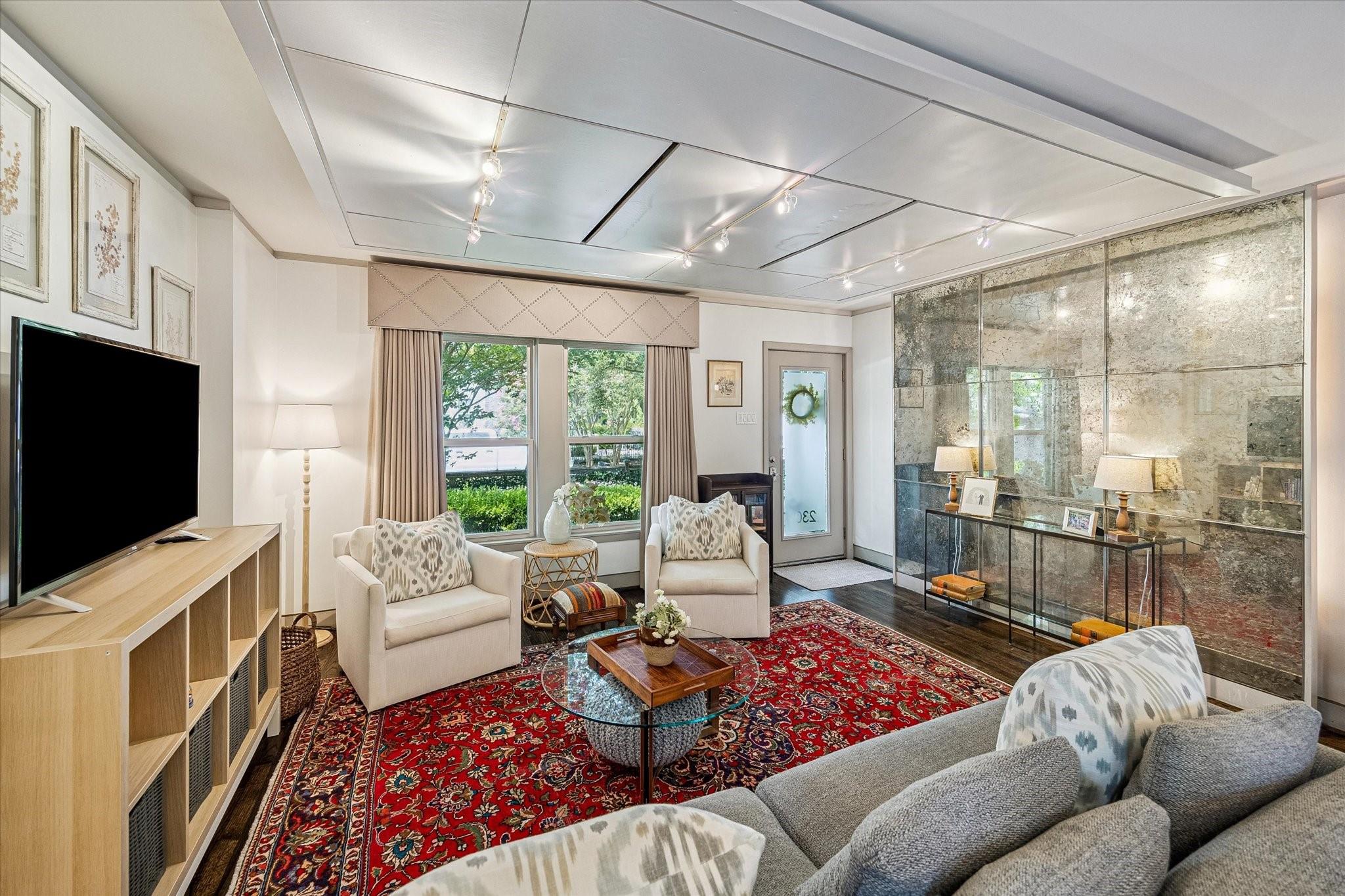 230 E 25th Street