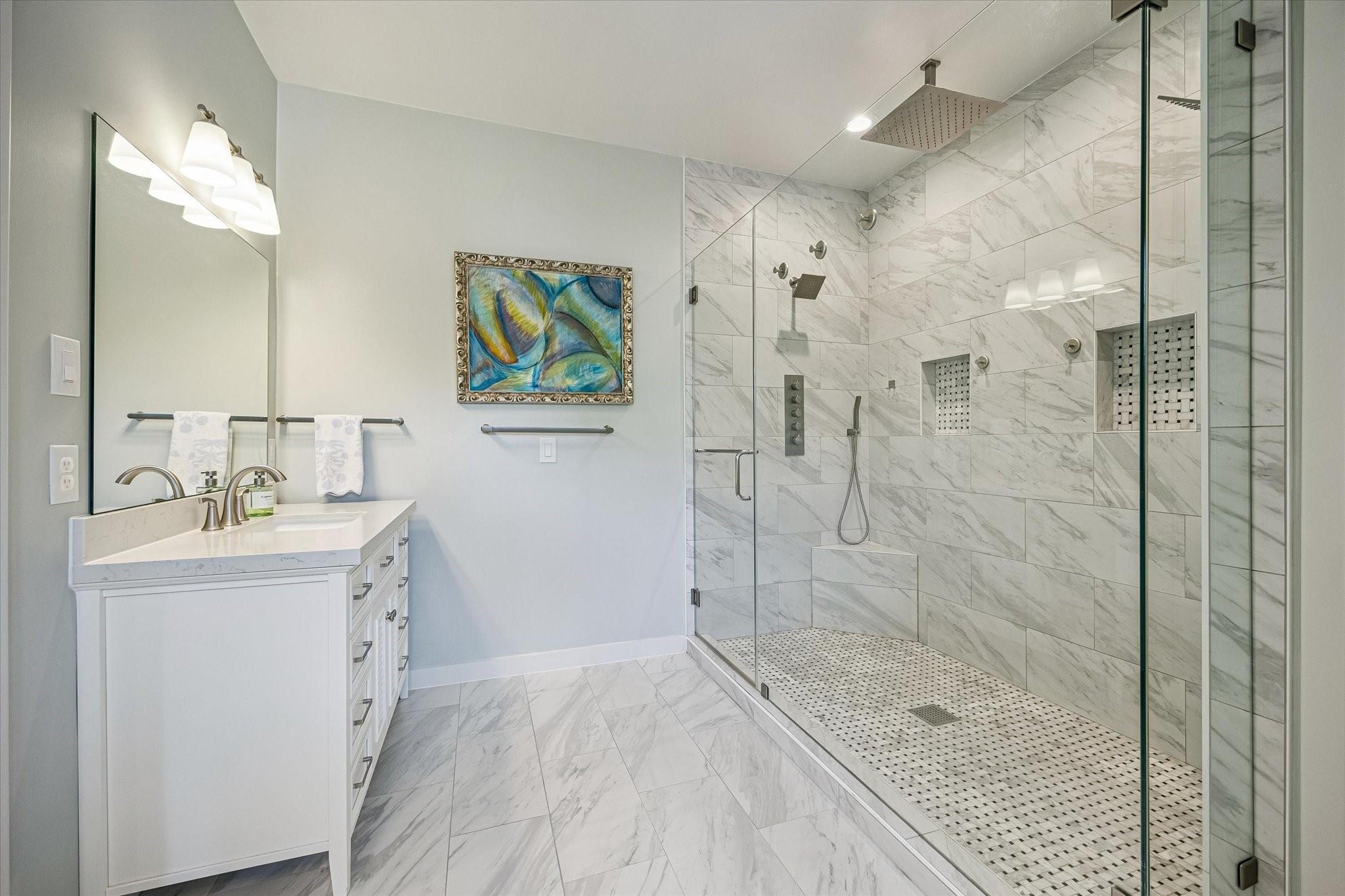 230 E 25th Street