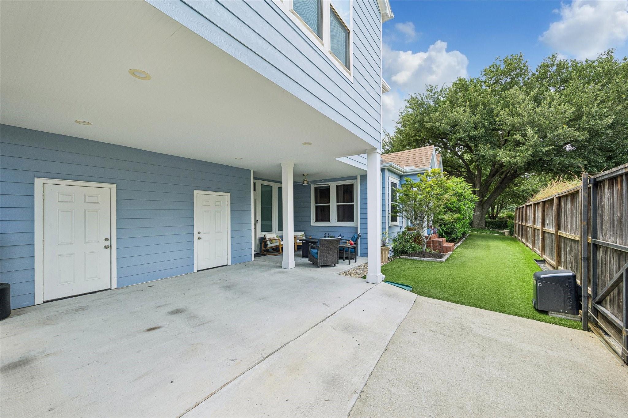 230 E 25th Street