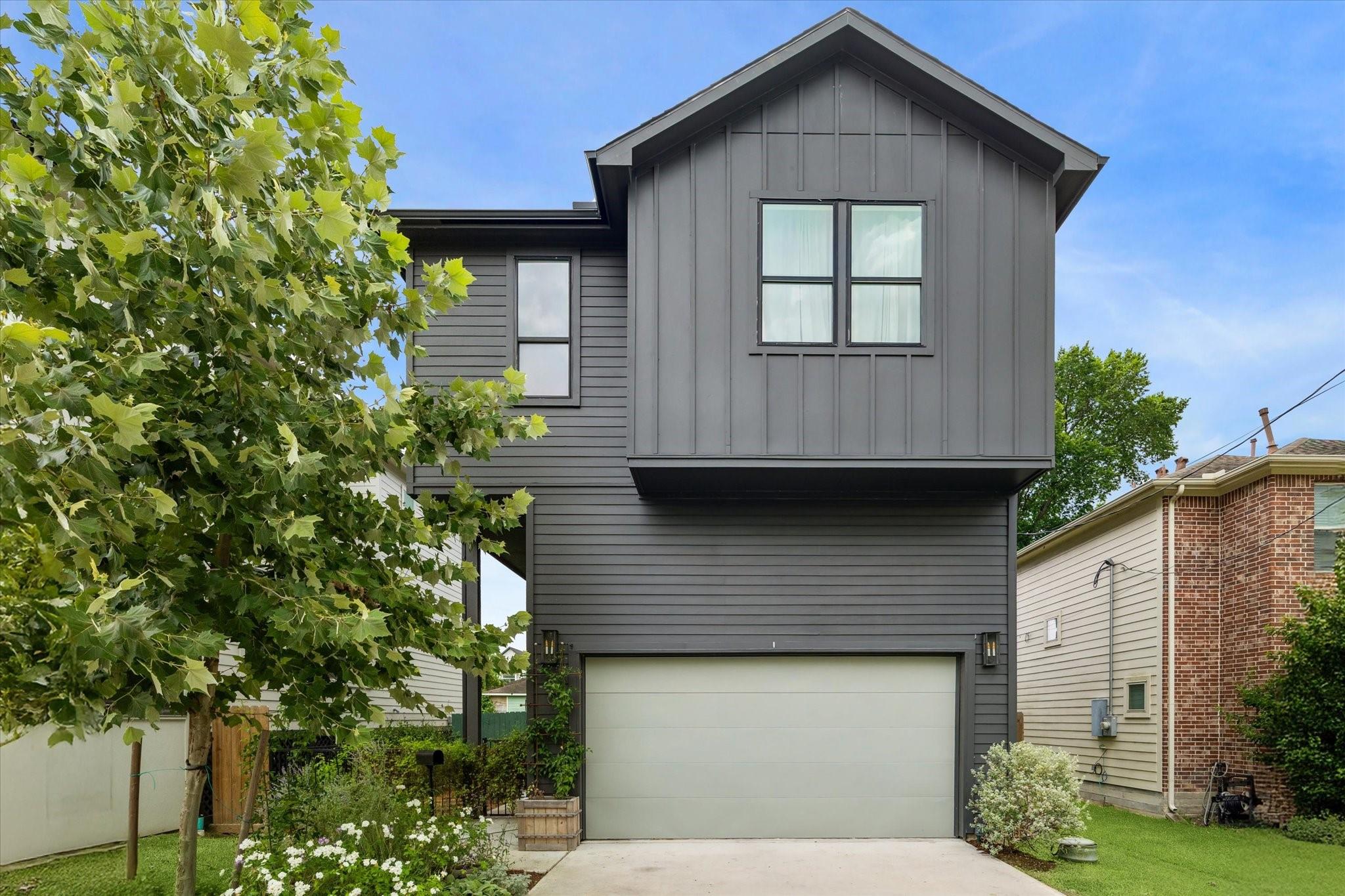 810 E 39th Street