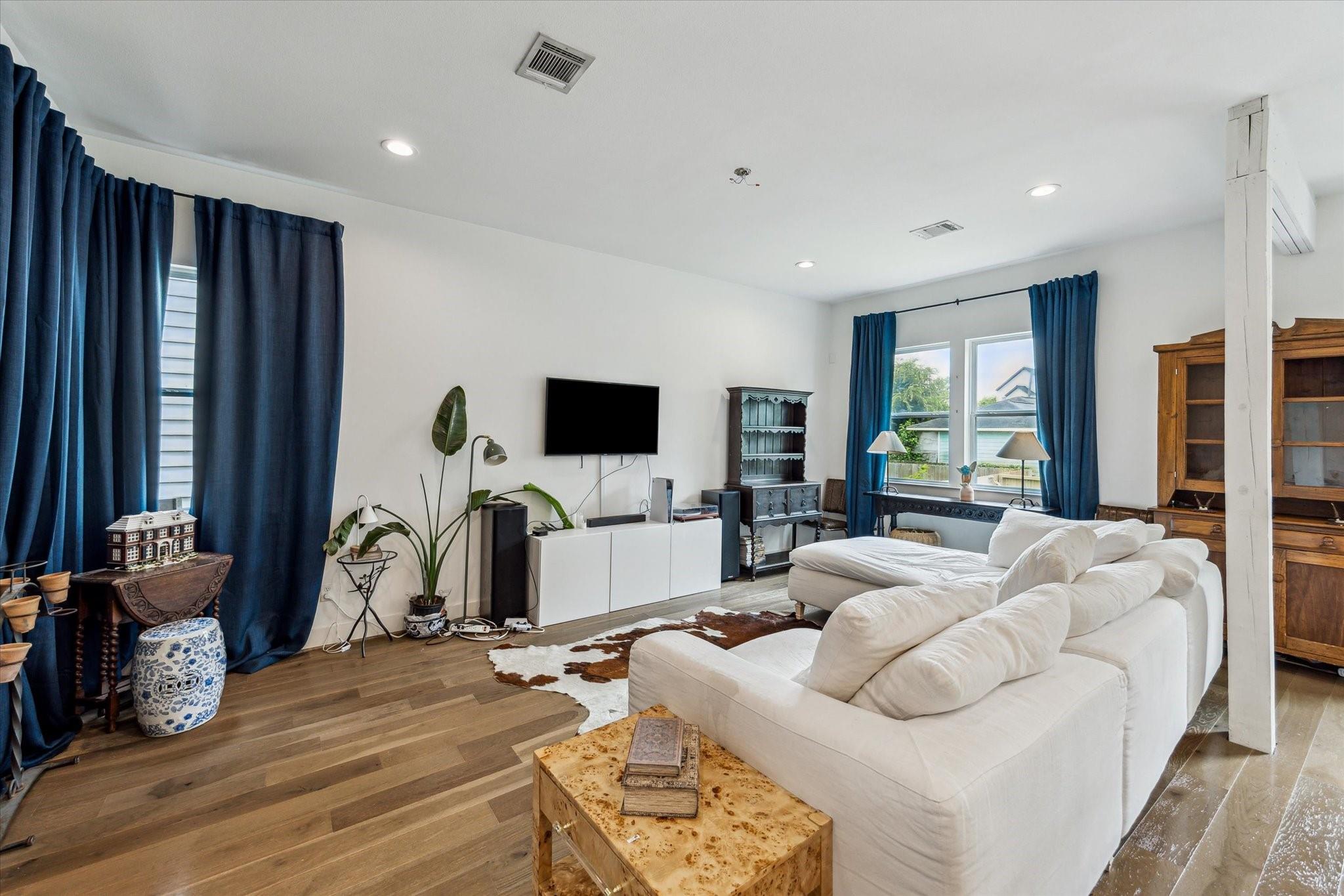 810 E 39th Street