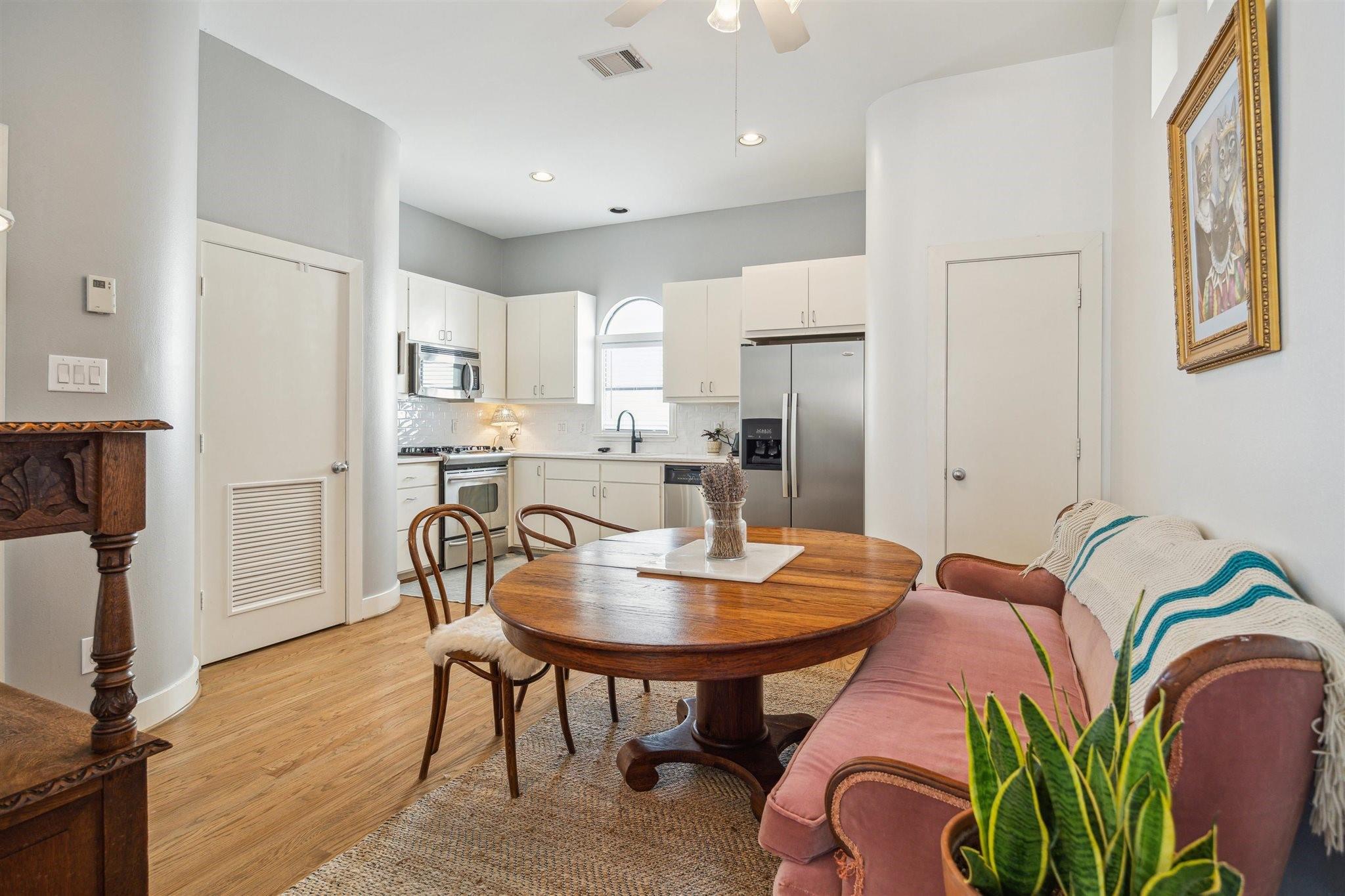 429 W 26th Street Unit: E
