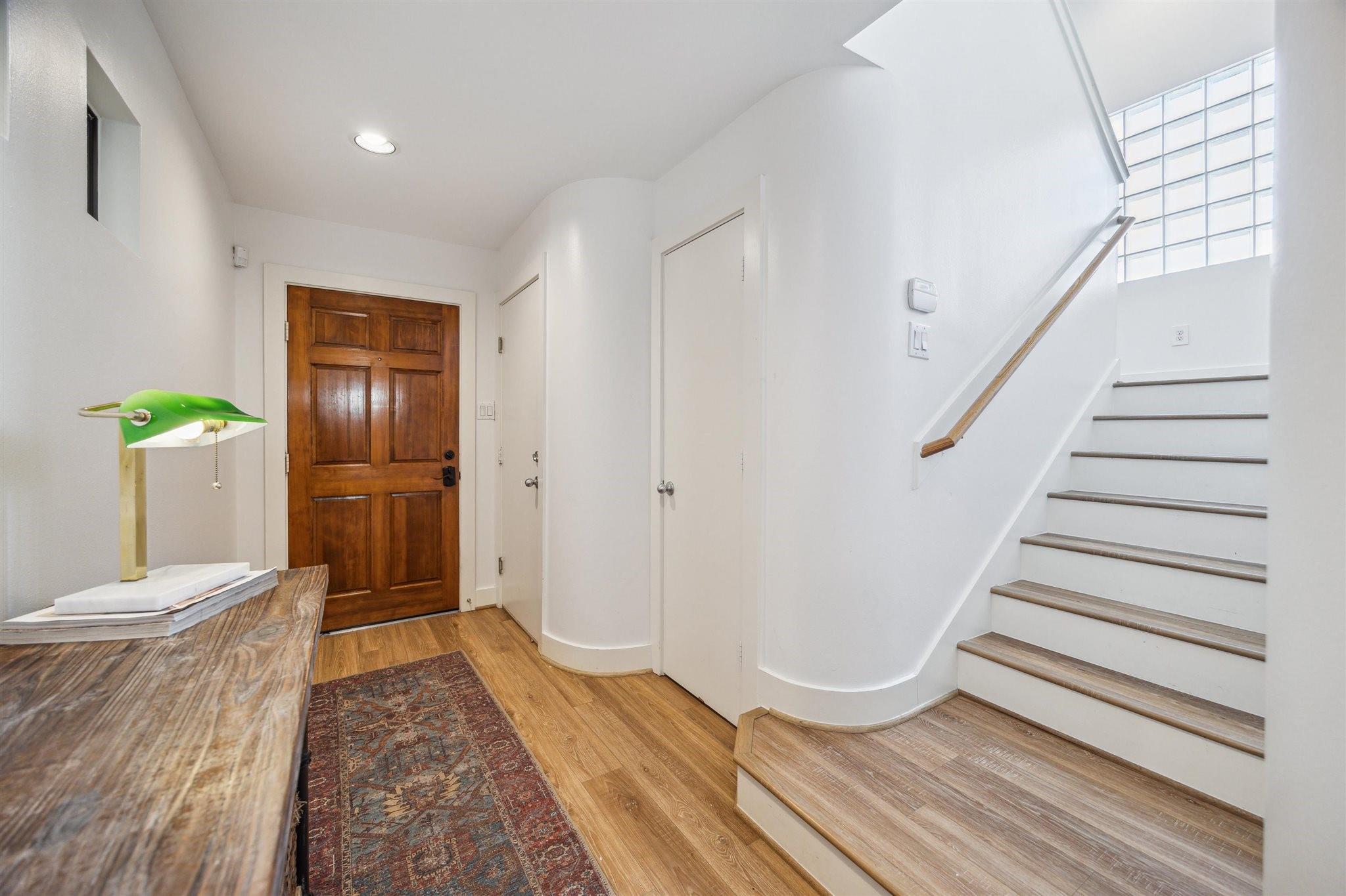 429 W 26th Street Unit: E