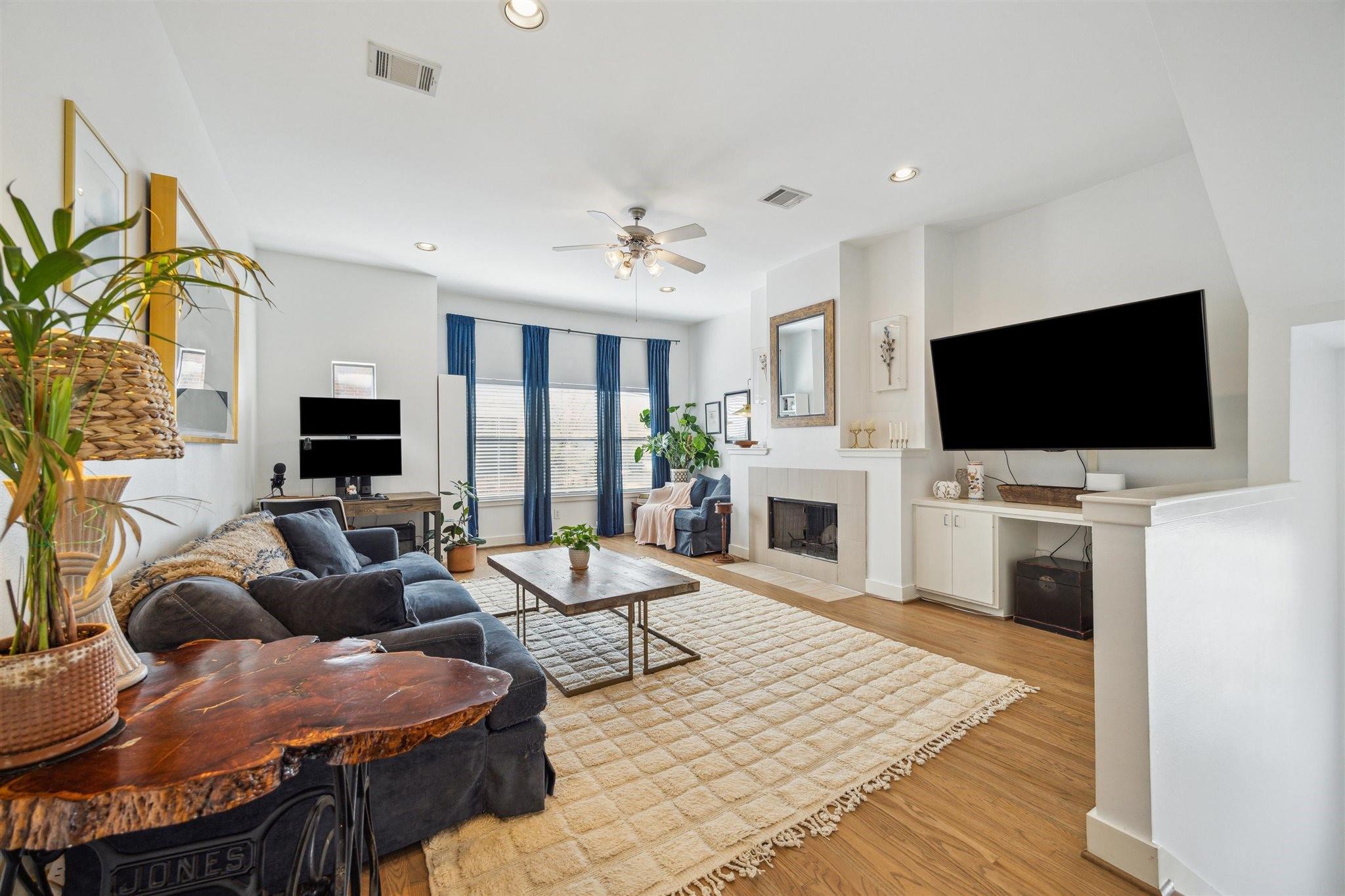 429 W 26th Street Unit: E