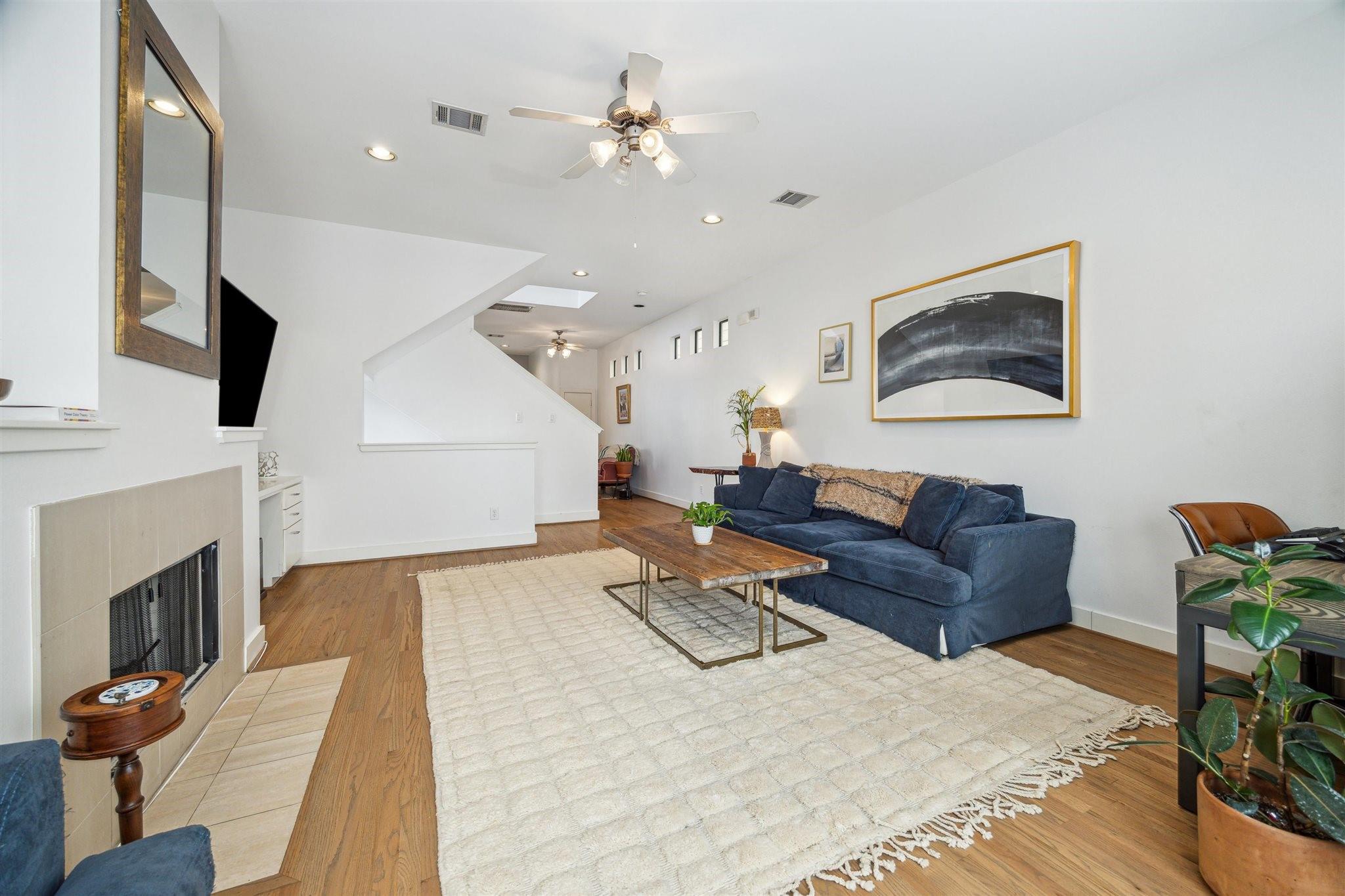 429 W 26th Street Unit: E