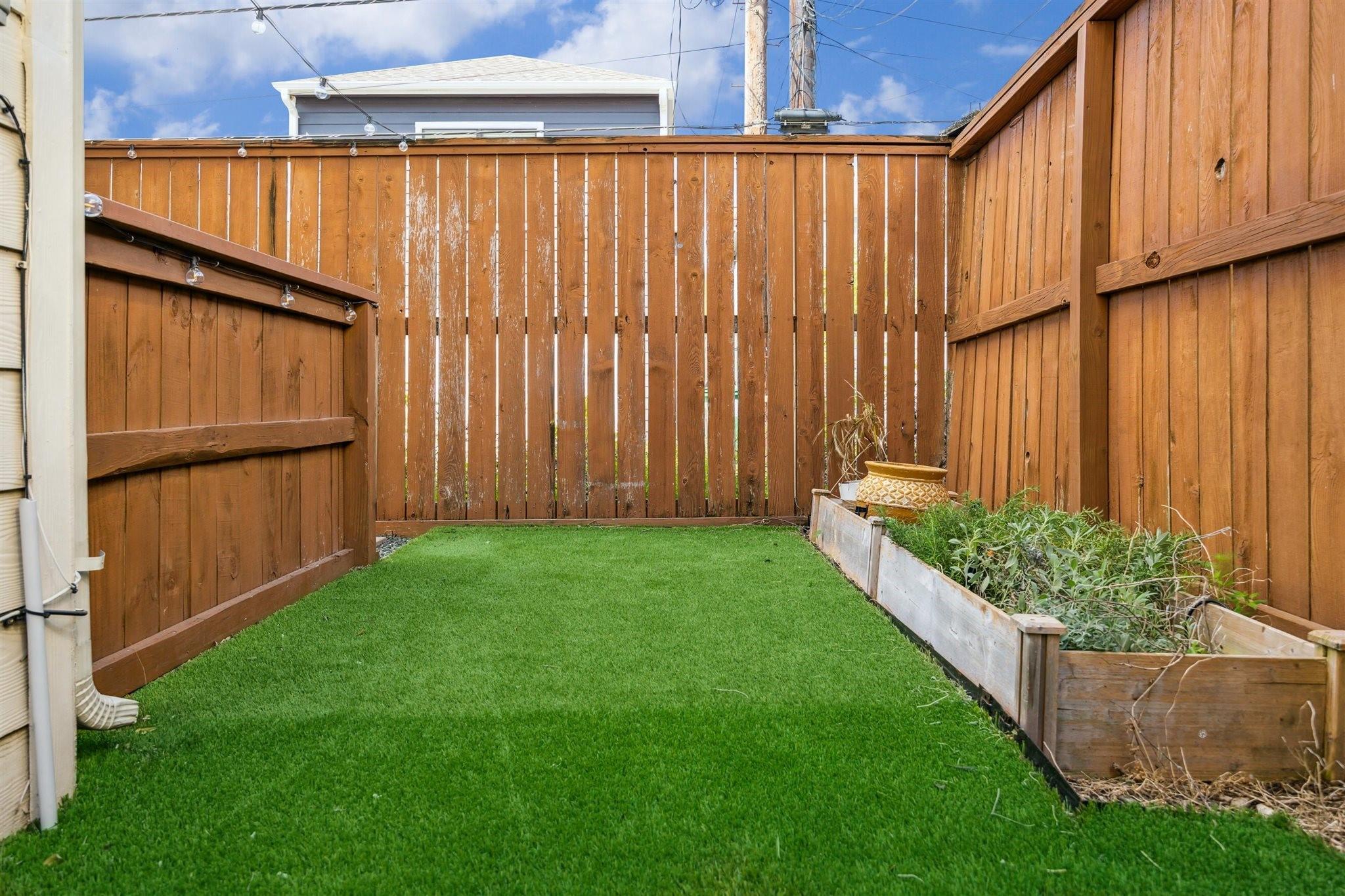 429 W 26th Street Unit: E