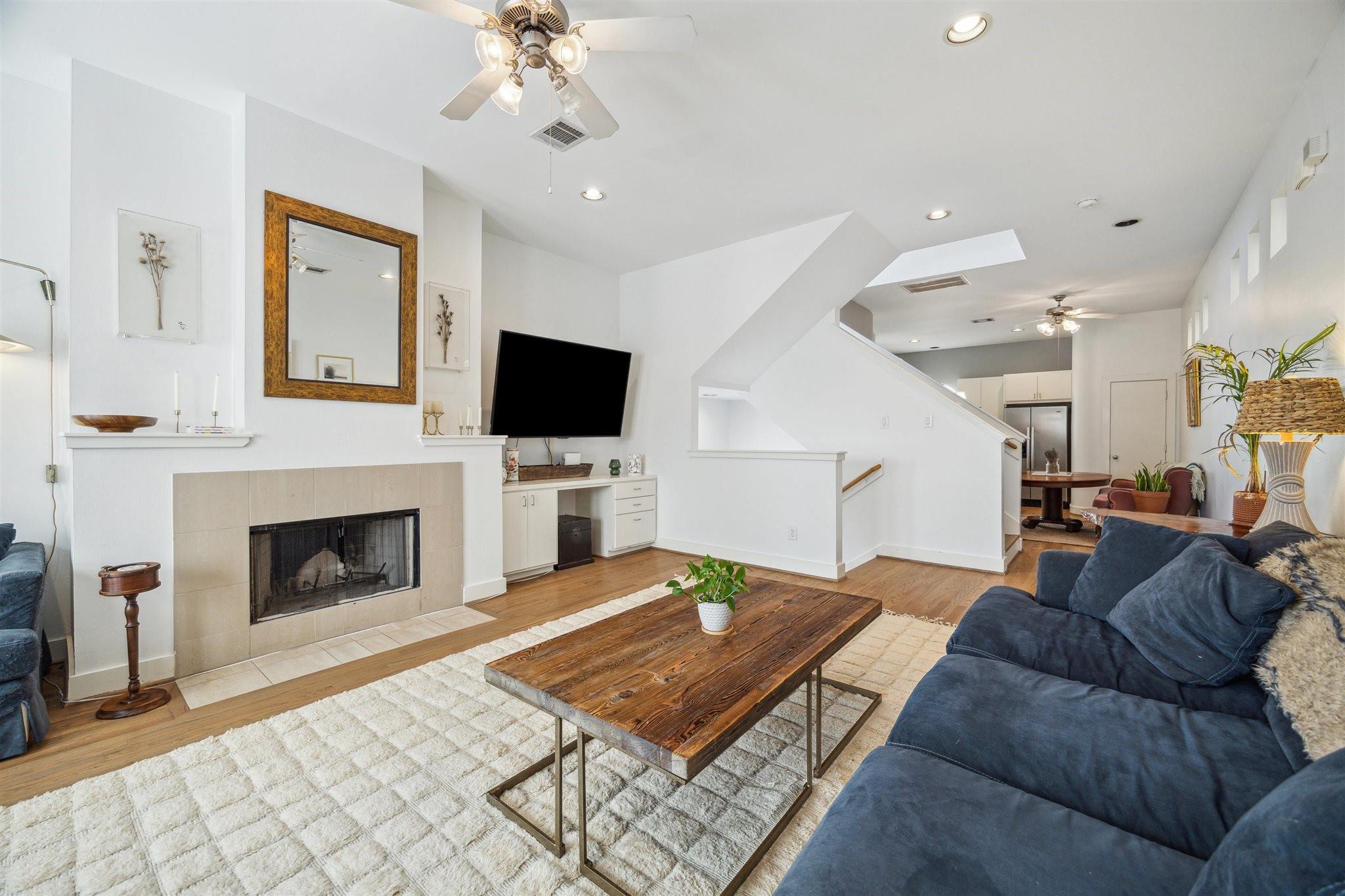 429 W 26th Street Unit: E