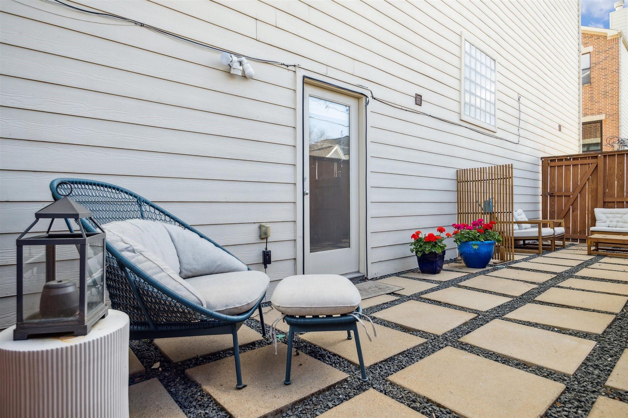429 W 26th Street Unit: E