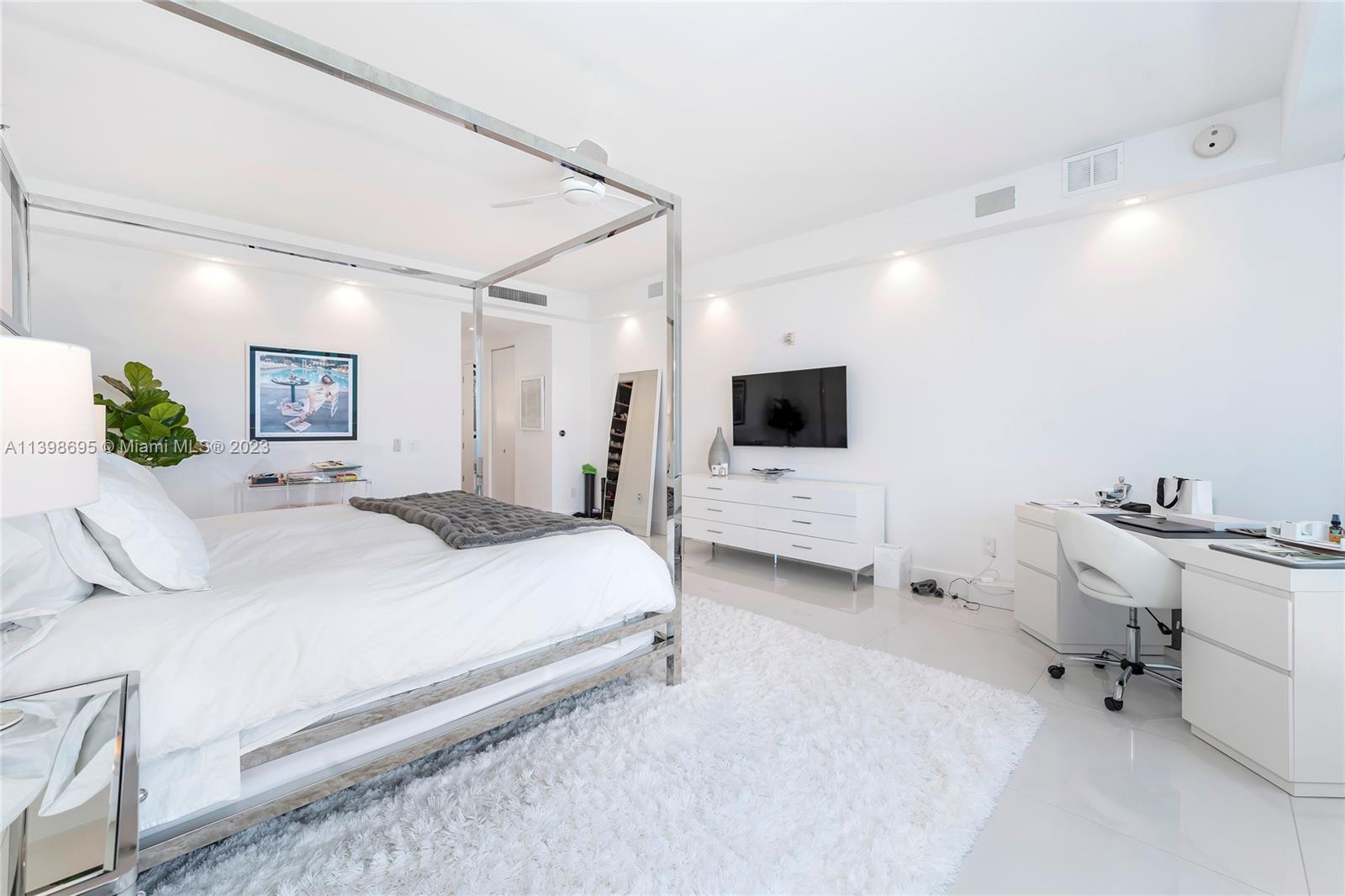 5959 Collins Ave Unit: 1606