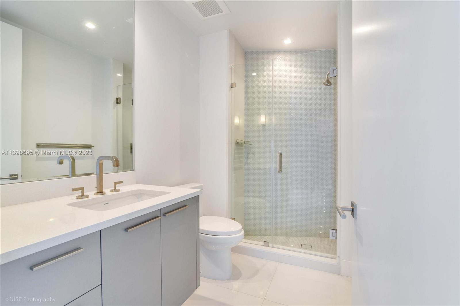 5959 Collins Ave Unit: 1606