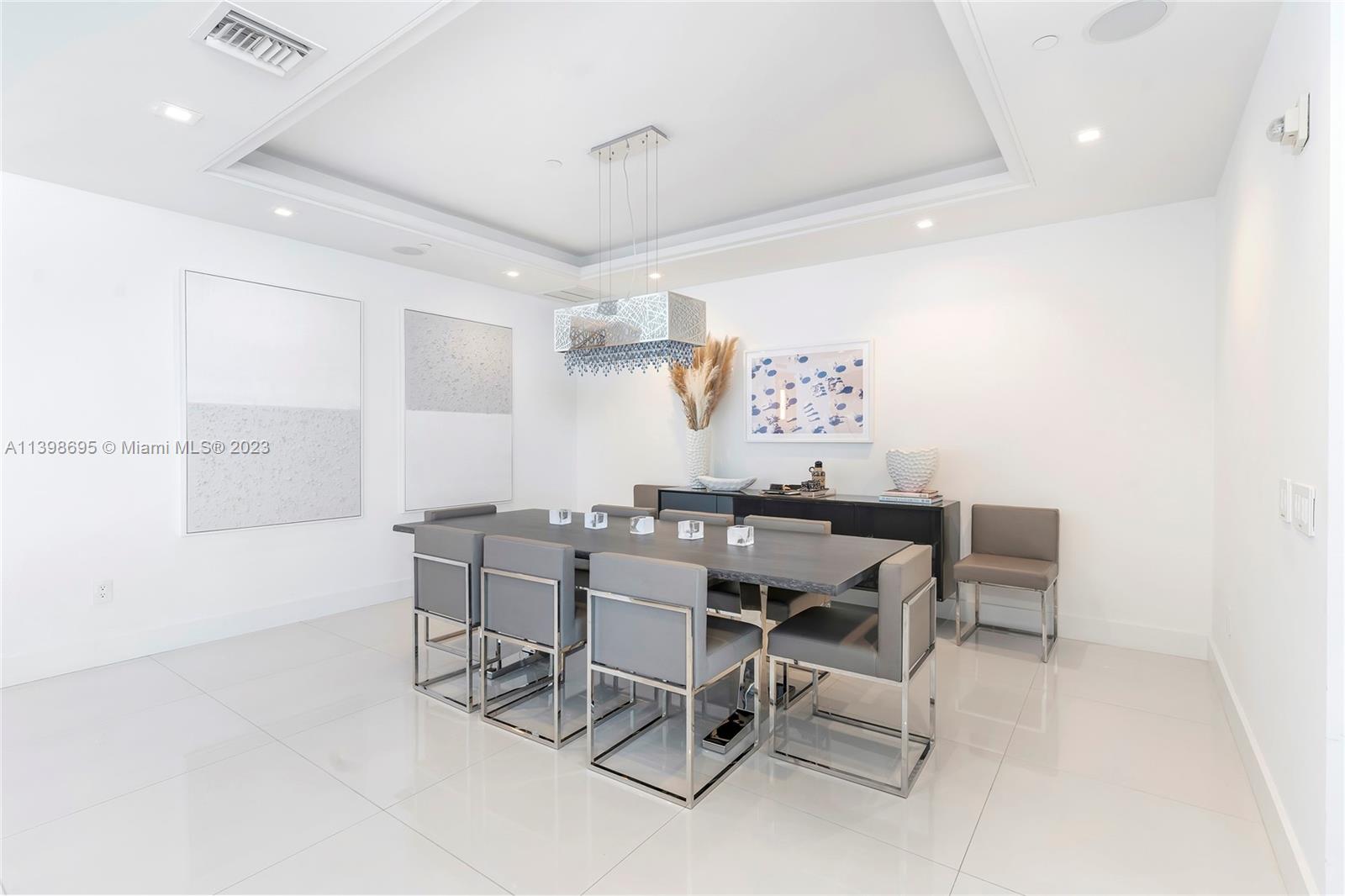 5959 Collins Ave Unit: 1606