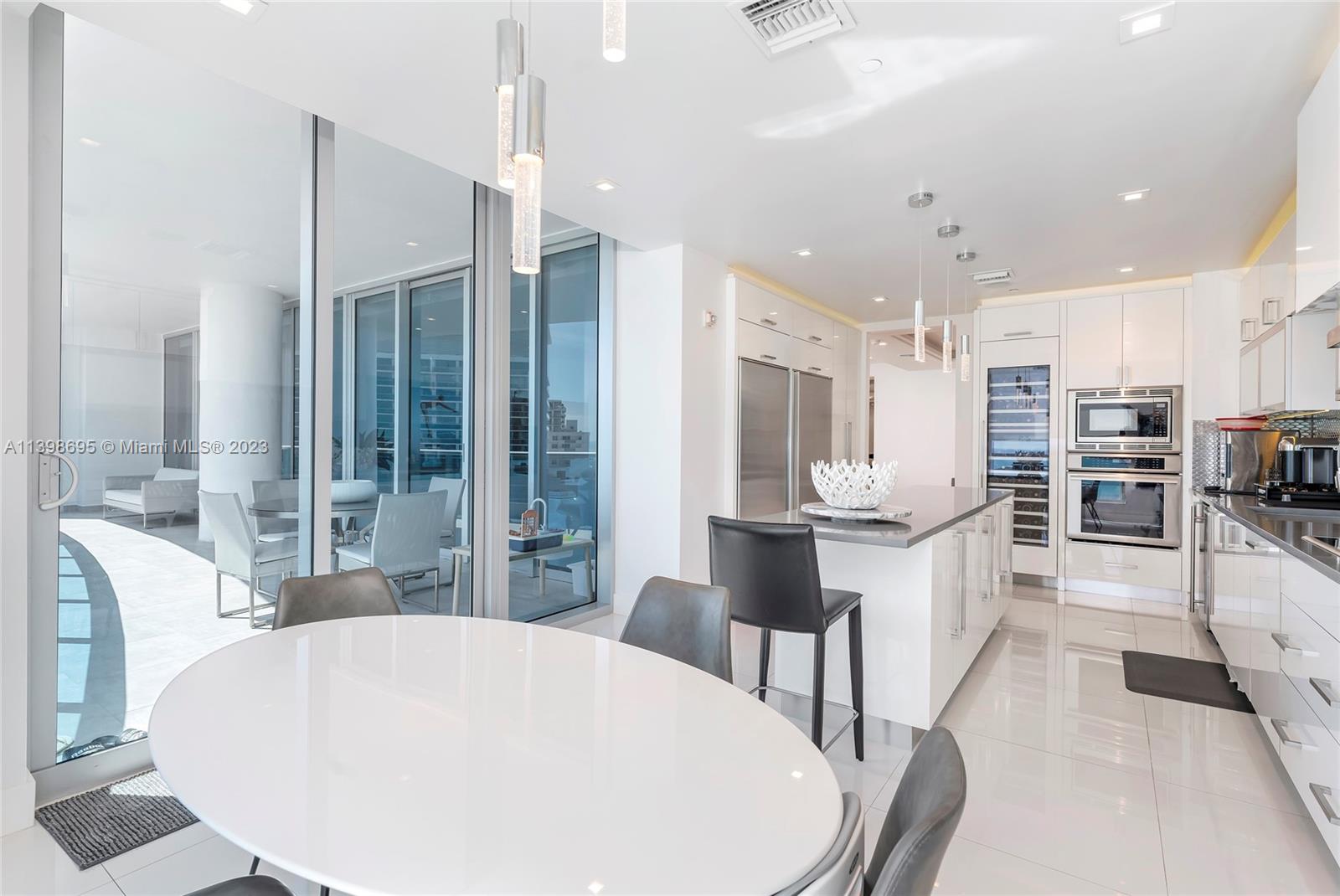 5959 Collins Ave Unit: 1606