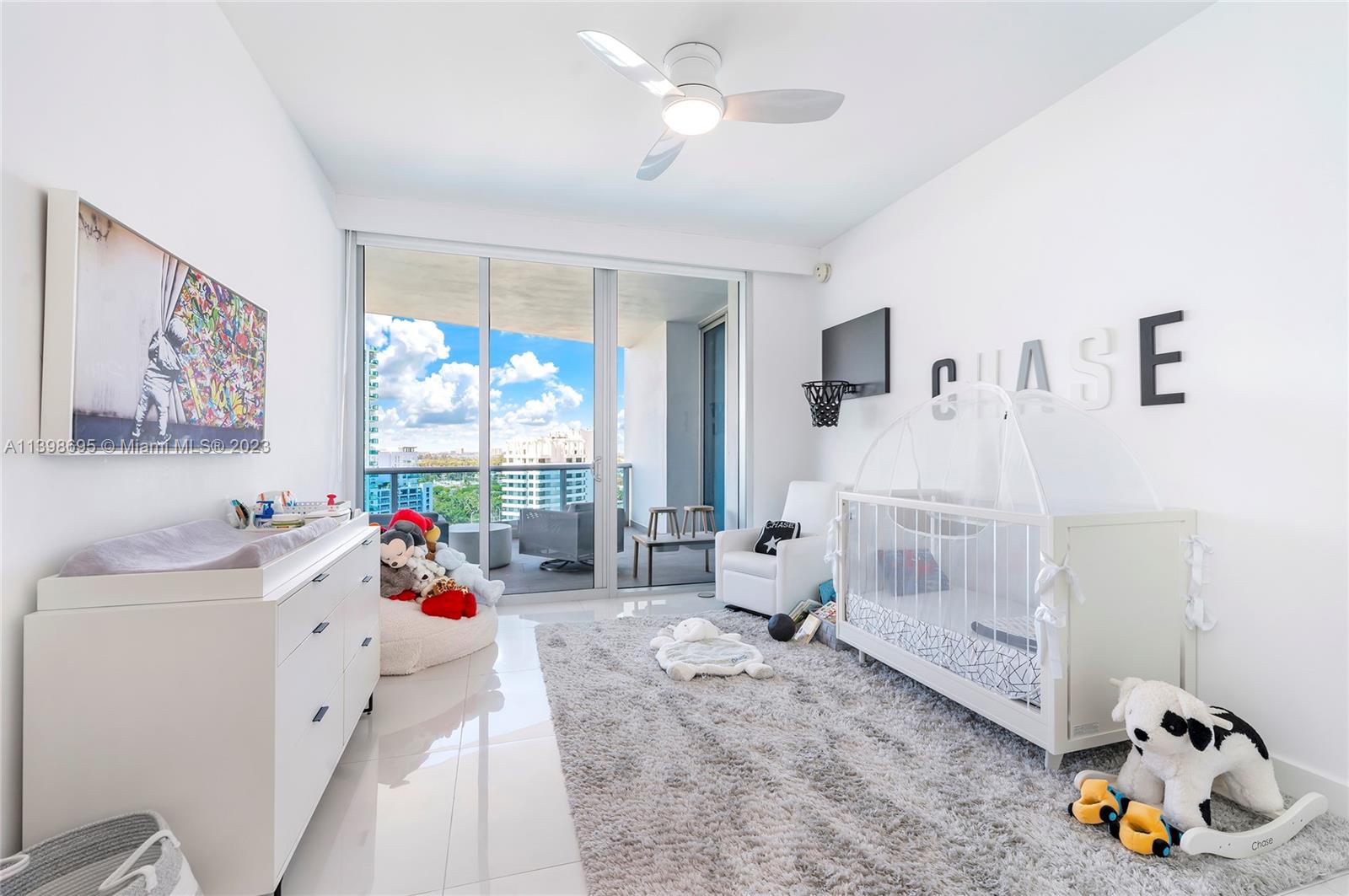 5959 Collins Ave Unit: 1606