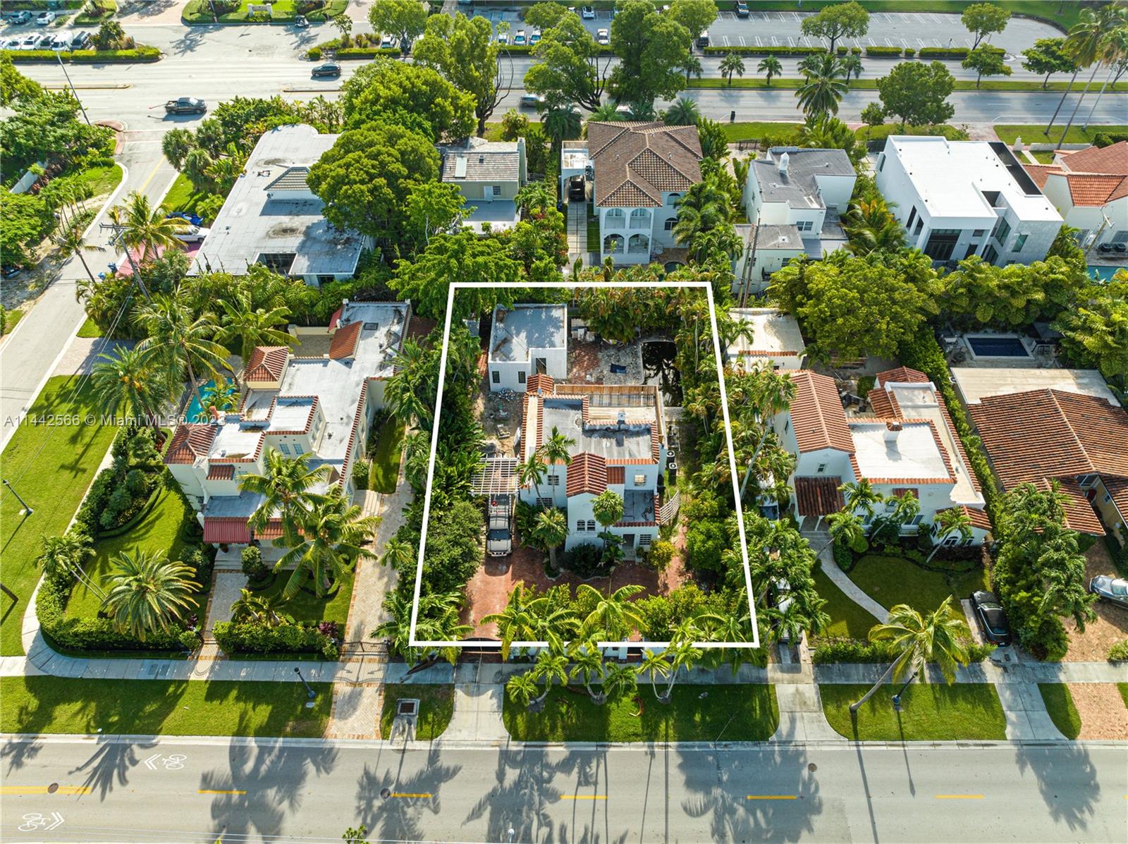 2211 N Bay Rd