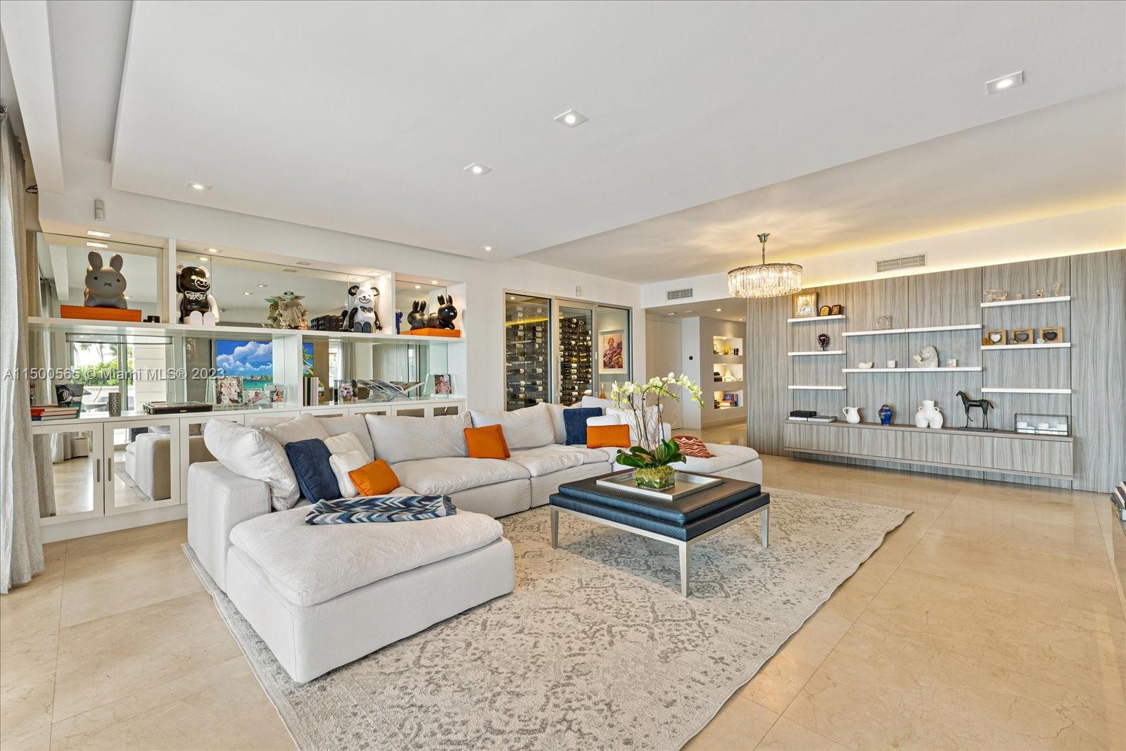 5211 Fisher Island Dr Unit: 5211