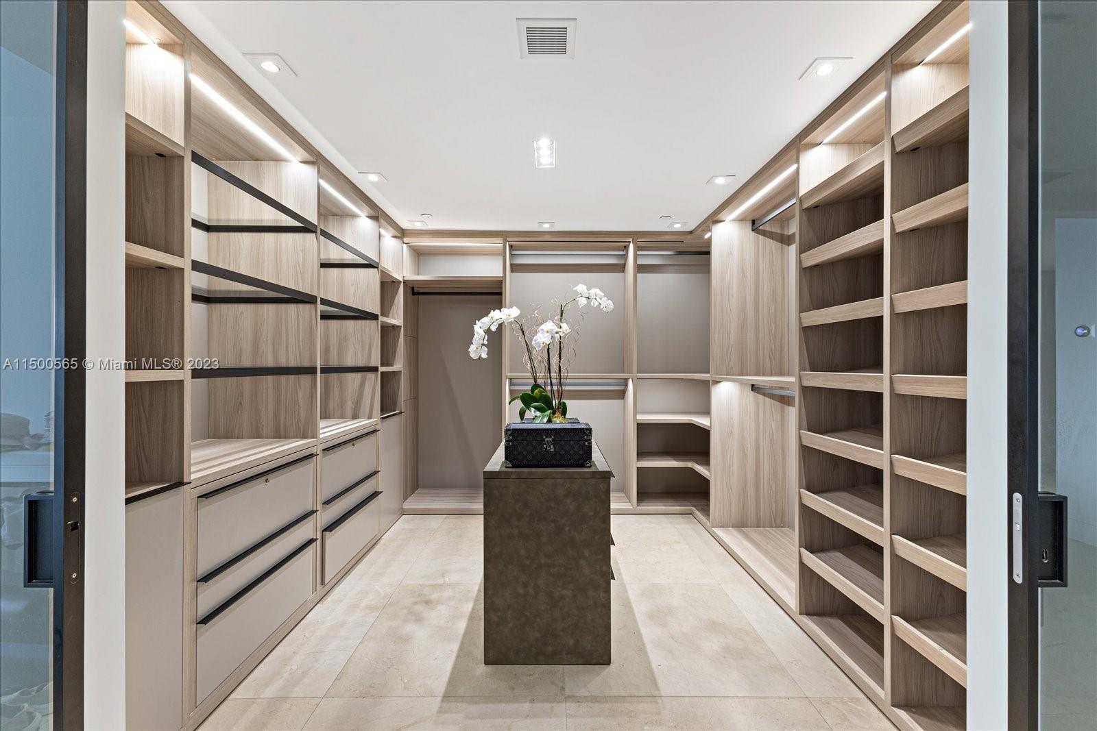 5211 Fisher Island Dr Unit: 5211