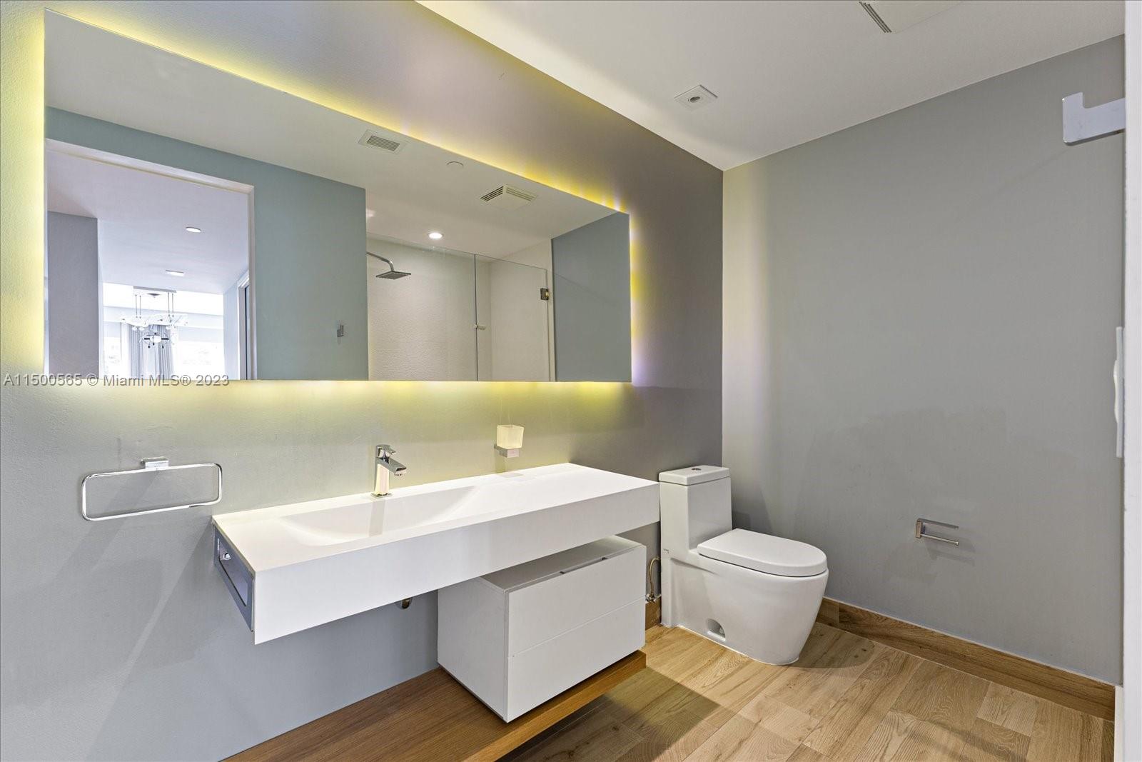 5211 Fisher Island Dr Unit: 5211