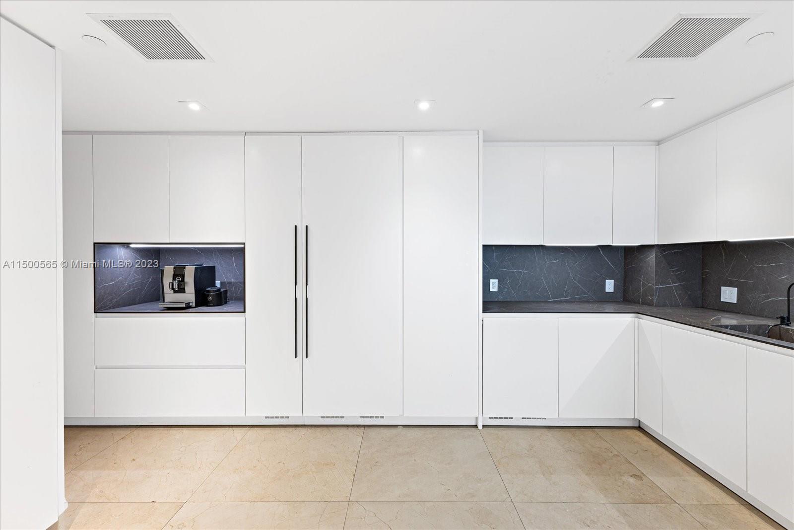 5211 Fisher Island Dr Unit: 5211