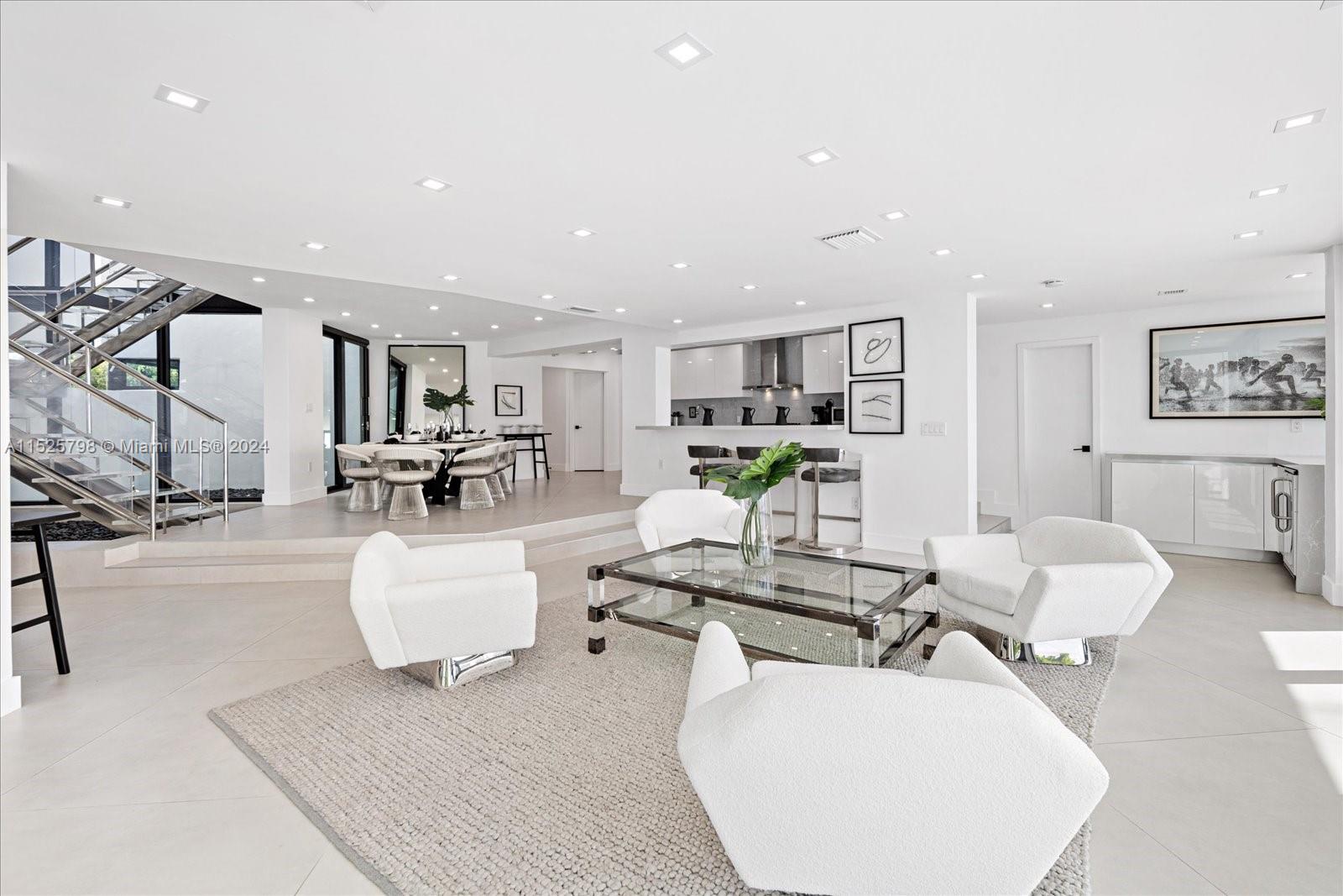 7720 Miami View Dr