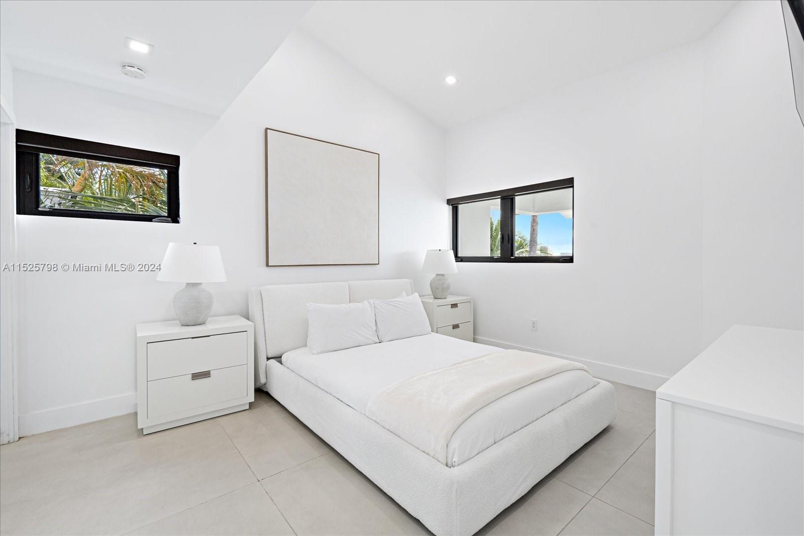 7720 Miami View Dr