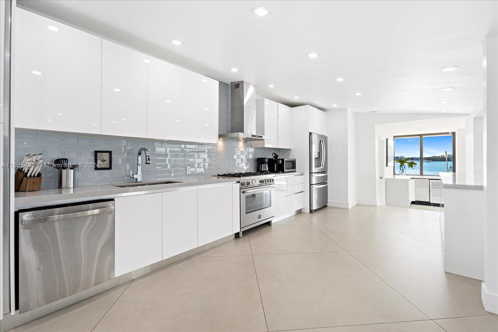 7720 Miami View Dr