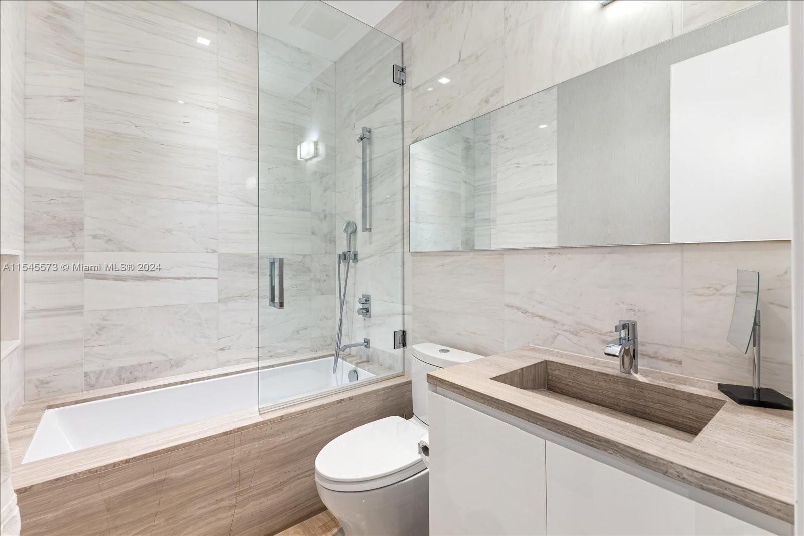 401 E Rivo Alto Dr