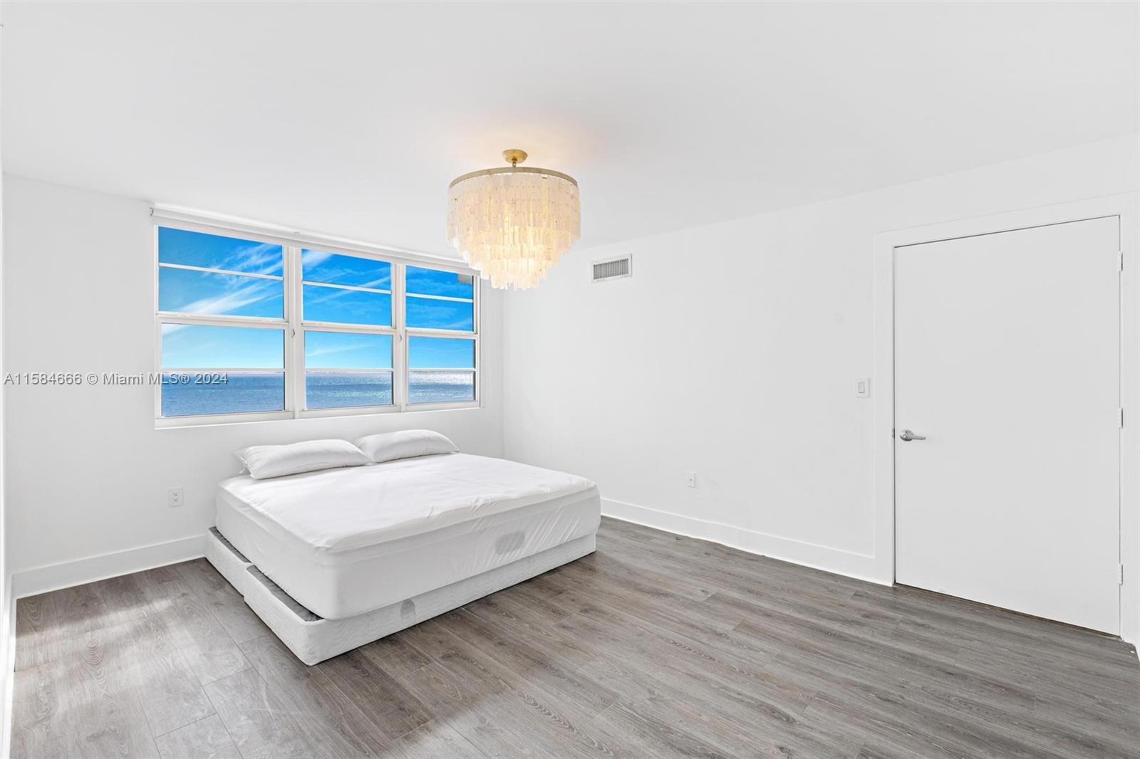 6917 Collins Ave # 1009