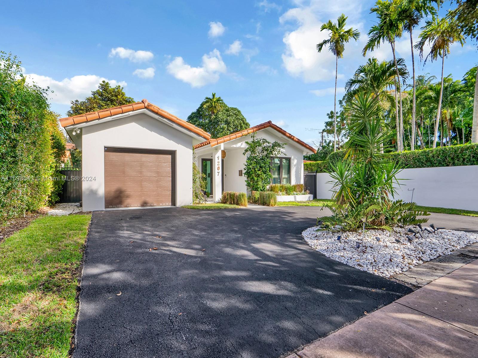1207 Red Rd