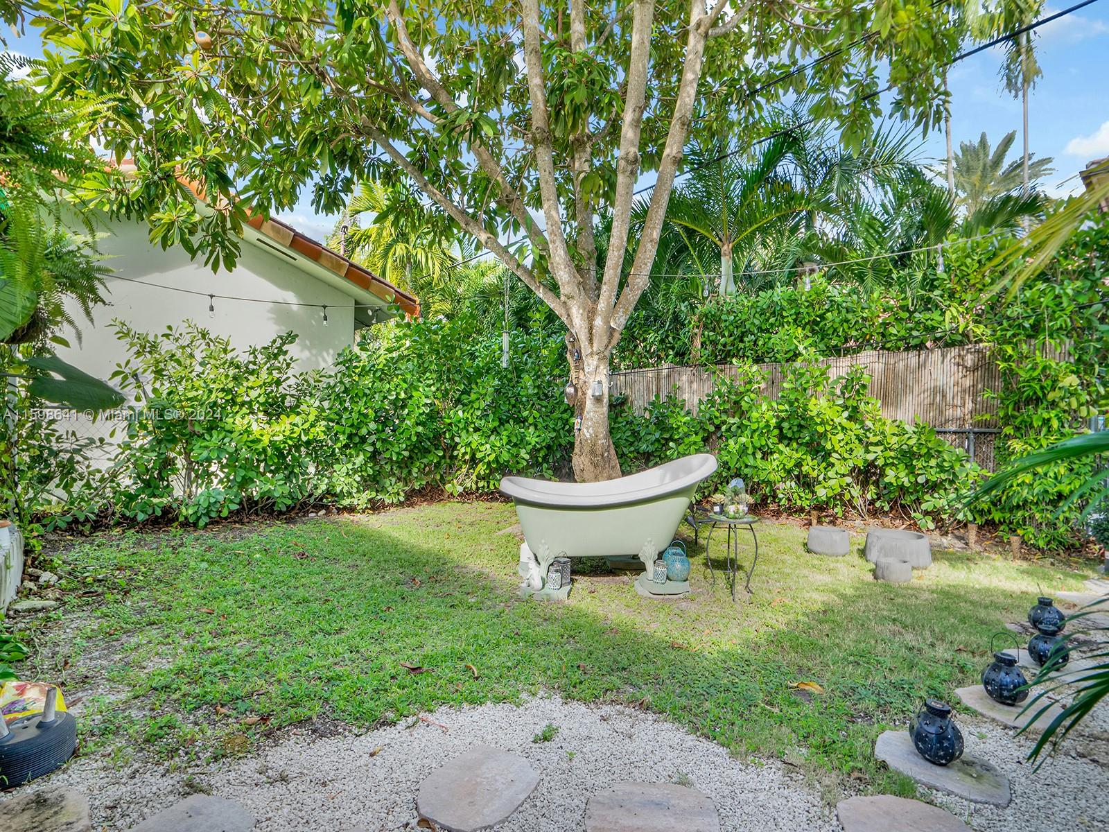 1207 Red Rd