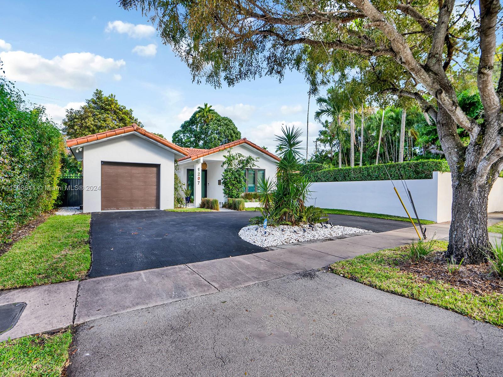 1207 Red Rd