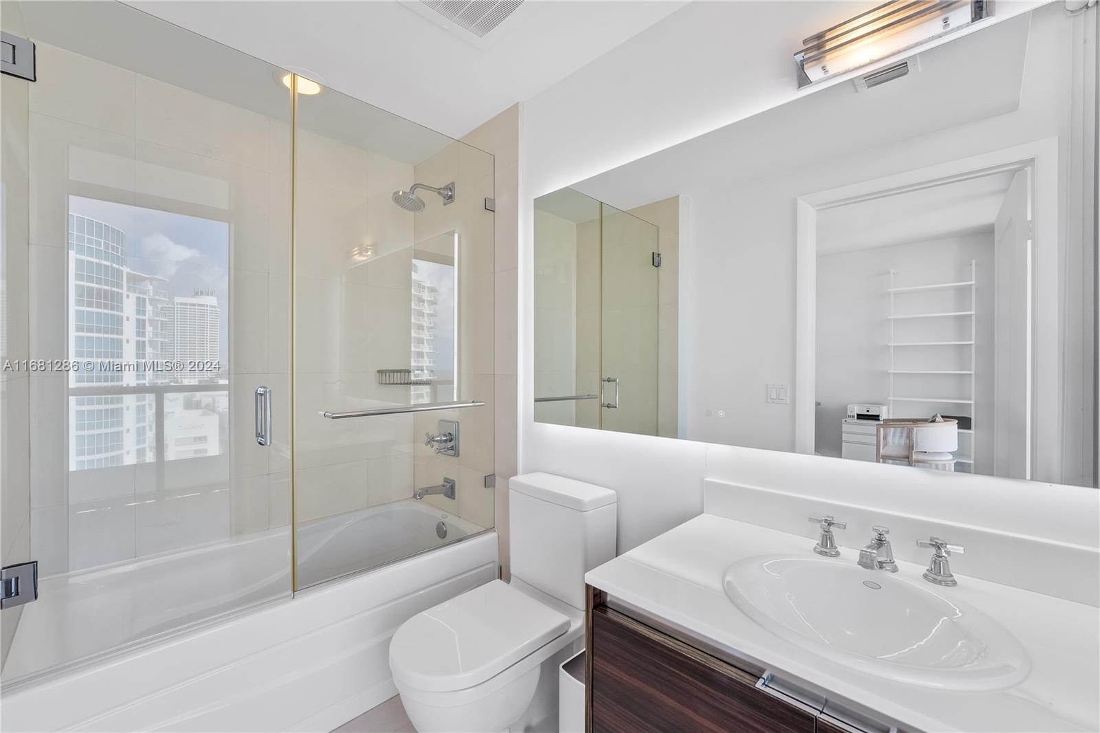 3737 Collins Ave # 1404 Unit: S-1404