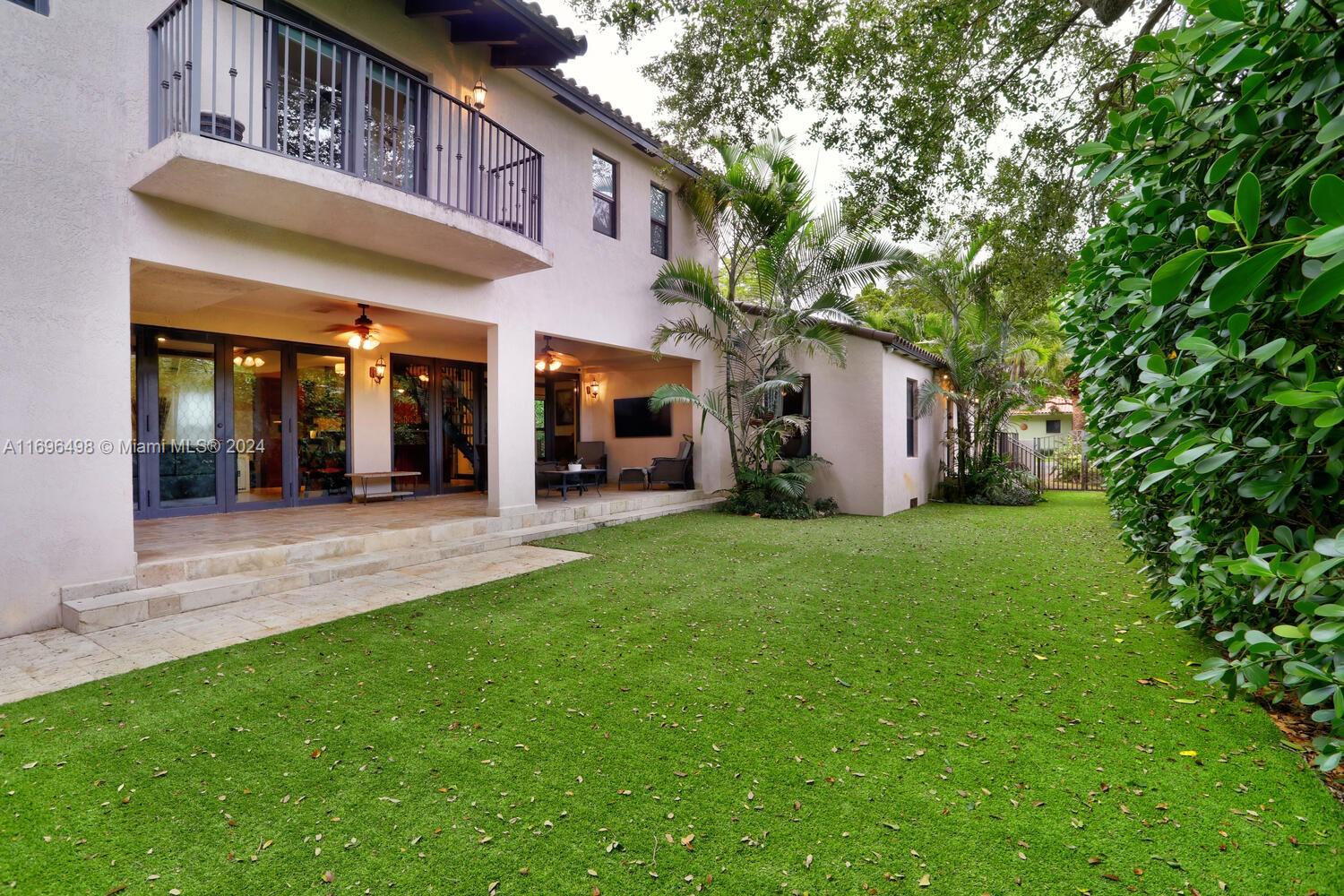 716 Mendoza Ave