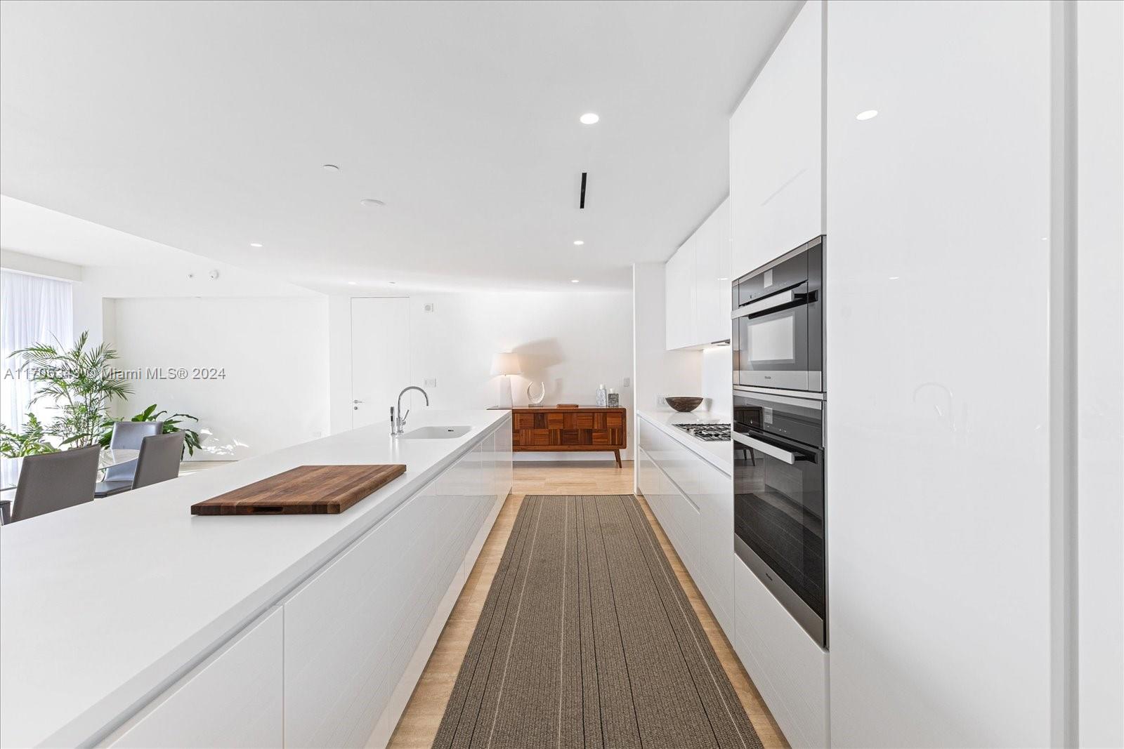 9001 Collins Ave # 402 Unit: S-402