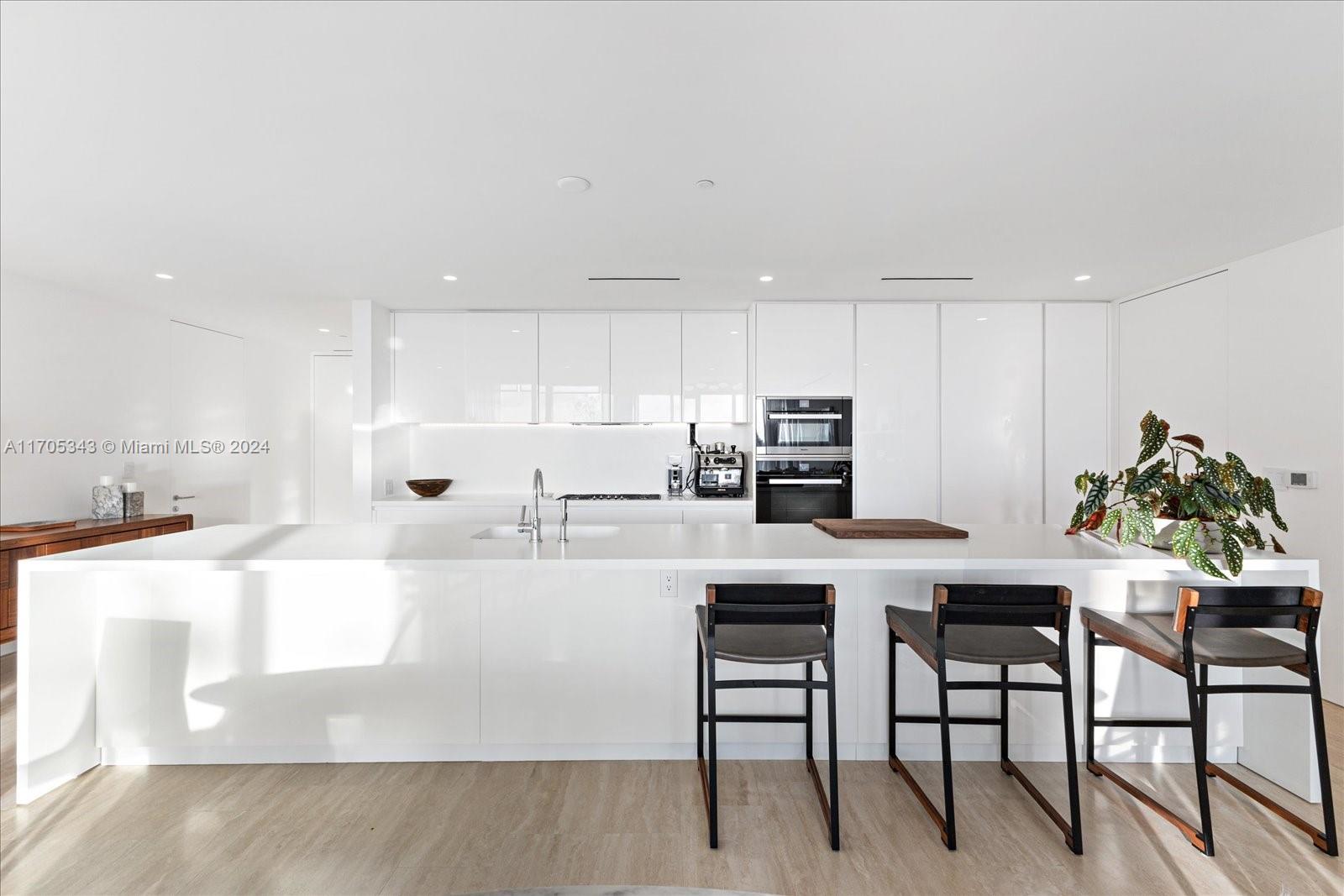 9001 Collins Ave # 402 Unit: S-402