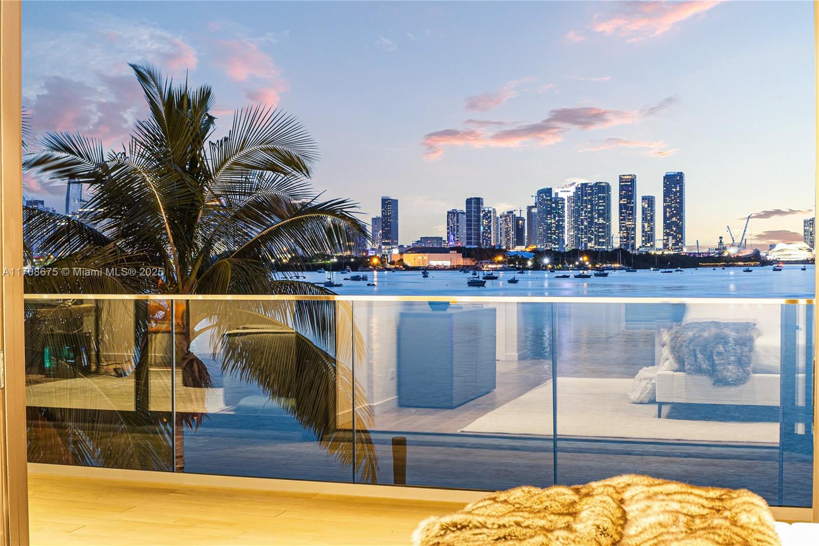 40 W San Marino Dr