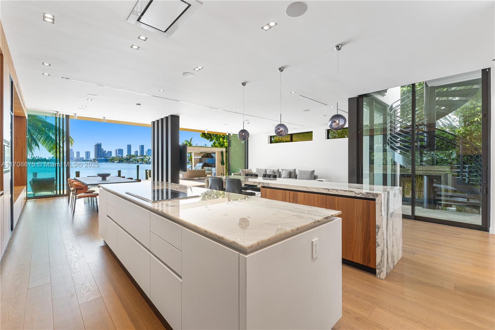 40 W San Marino Dr