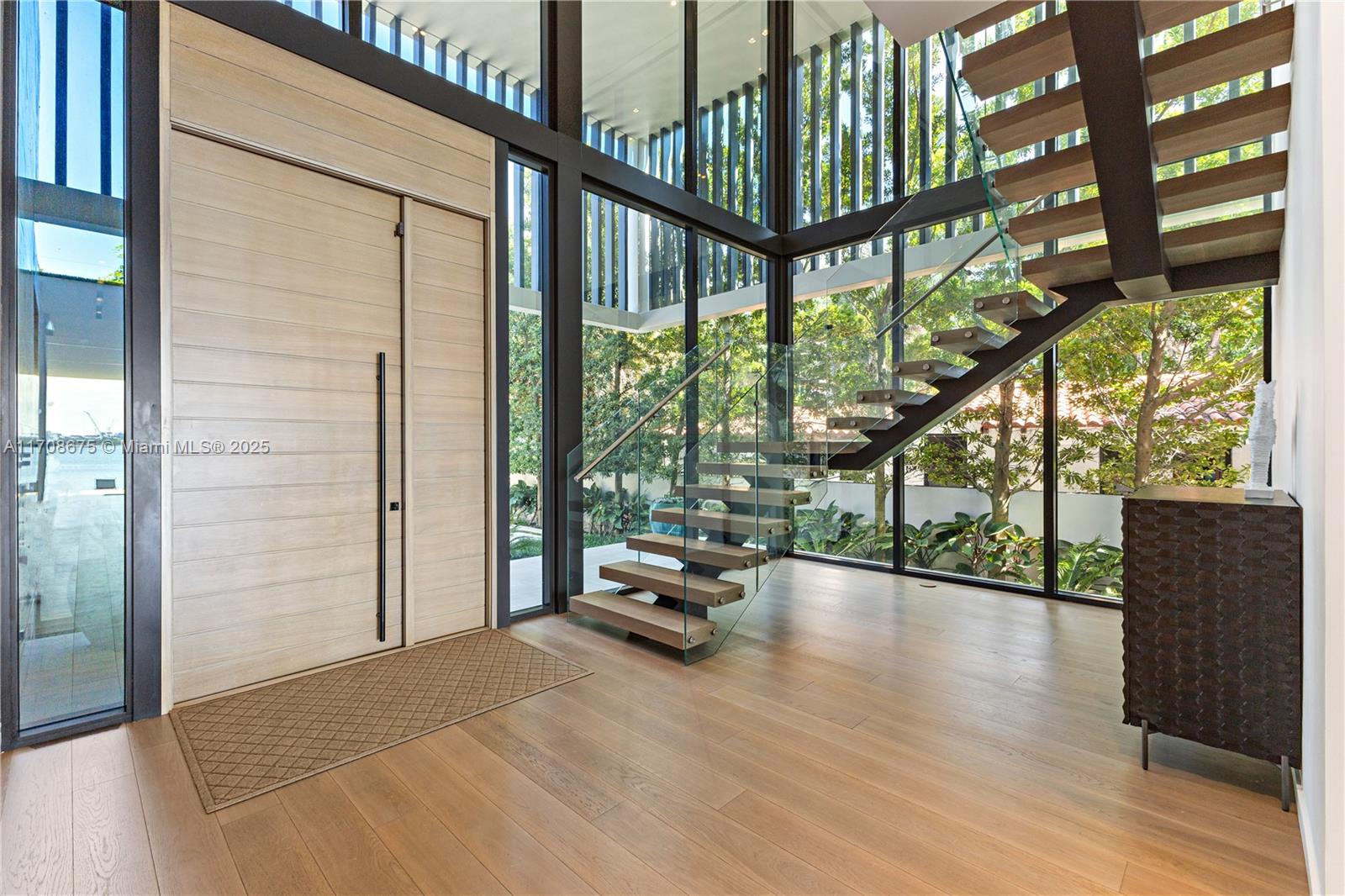 40 W San Marino Dr