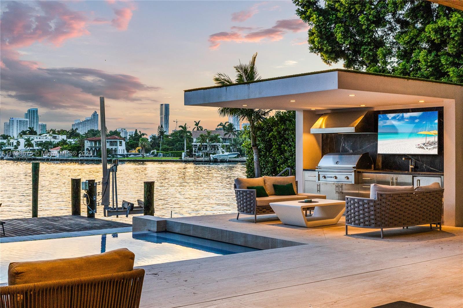 40 W San Marino Dr