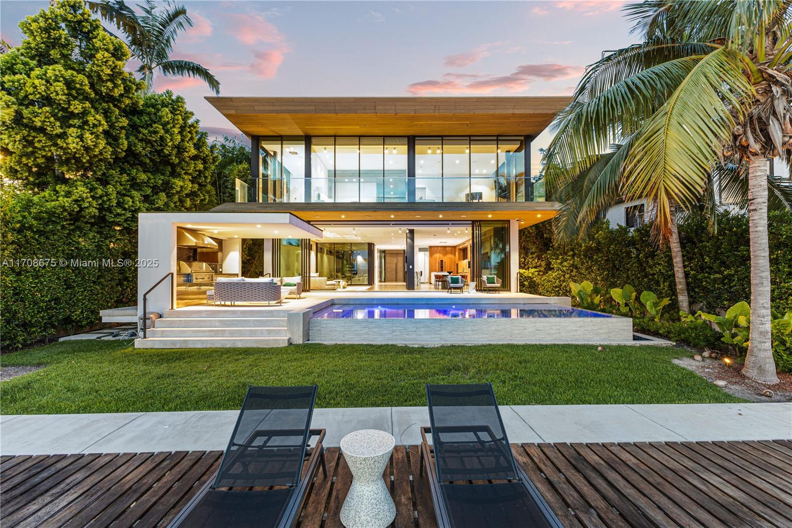 40 W San Marino Dr